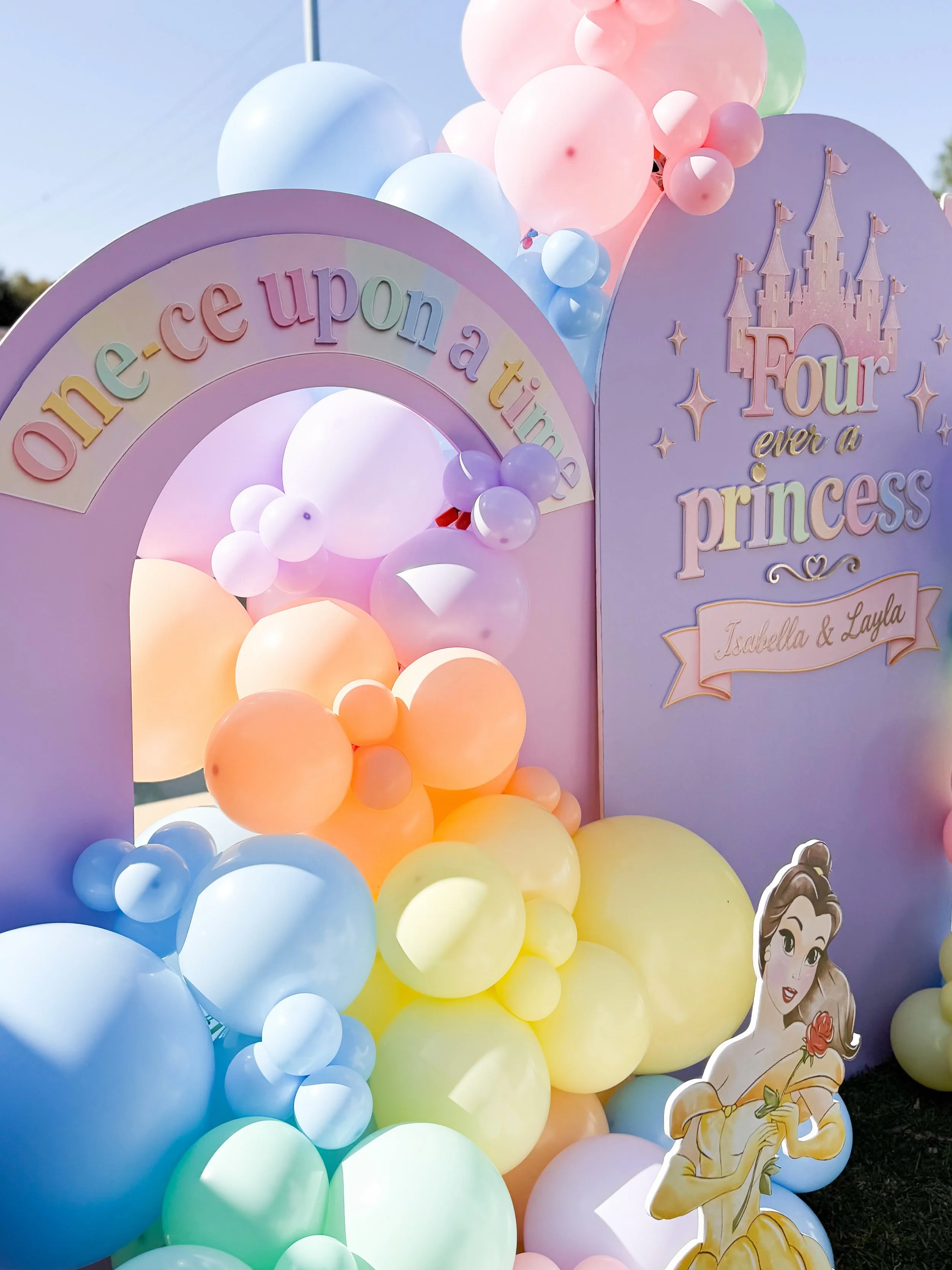 ✨ One-ce upon a time&hellip; Isabella was ONE &amp; Layla was FOUR-ever a princess 👑🏰

A fairytale celebration made for two little princesses 💕 Pastel rainbows, castles, princesses and ALL the colour ! basically their very own happily ever after ?