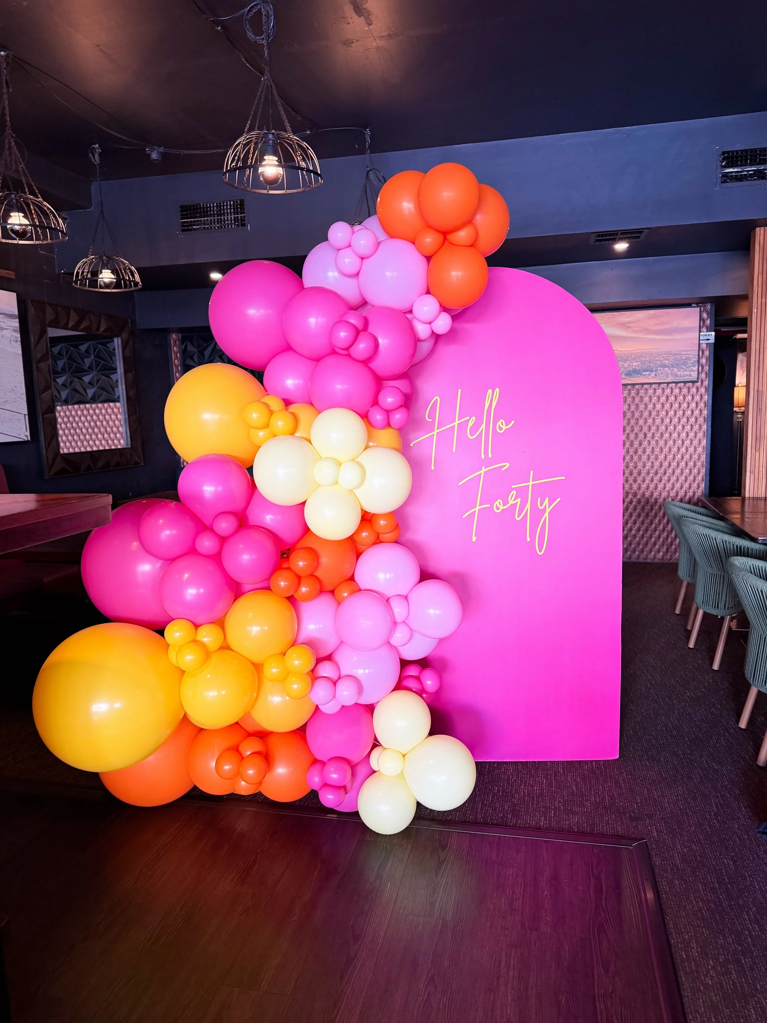 40 NEVER LOOKED SO BRIGHT 💖💛🍊

A colourful one for @rebeccarae_  and we are here for ALL of it 😍

There&rsquo;s just something about hot pink + yellow writing that gets us every time ✨

Bold, bright and exactly how turning 40 should look.

HELLO 