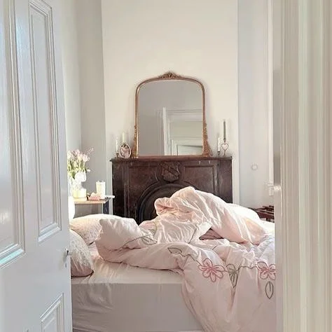 Some days you&rsquo;re in full CEO mode.
Other days, the soft life is the strategy.
Both build the dream.

B&Auml;R was built for women like us &mdash; the ones who want the cozy coffee mornings, the aligned to-do lists, and a life designed around jo