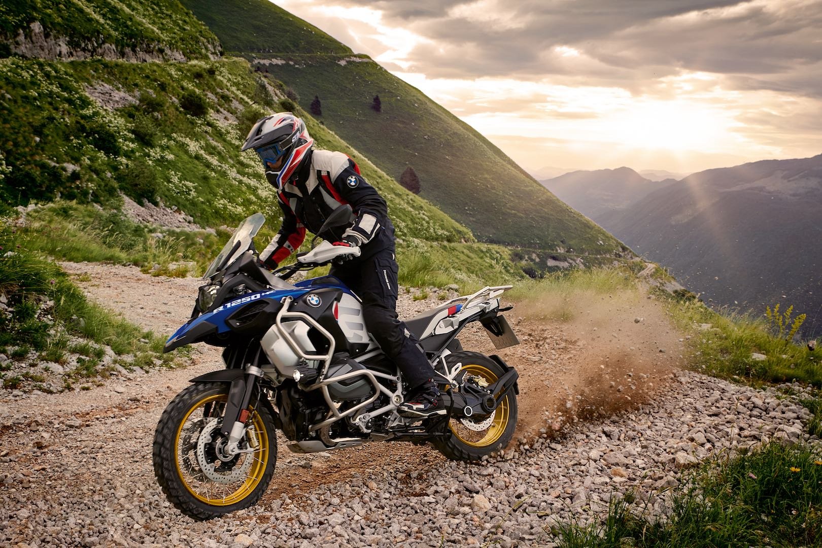 2019-bmw-r-1250-gs-adventure-first-look-2.jpg