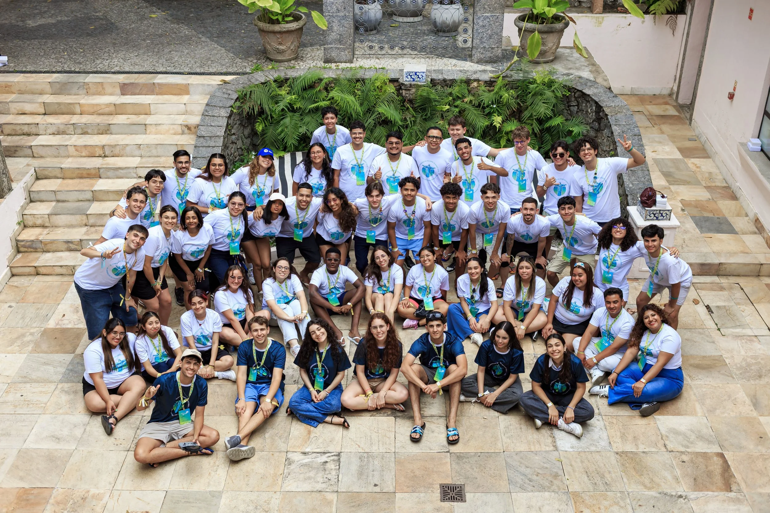 JA Americas alumni together at a regional event