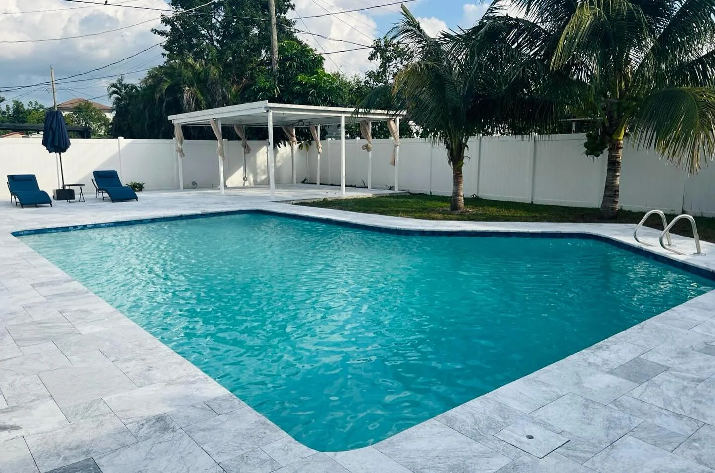 Summertime, it&rsquo;s your moment! 🏊&zwj;♂️🌴🍹