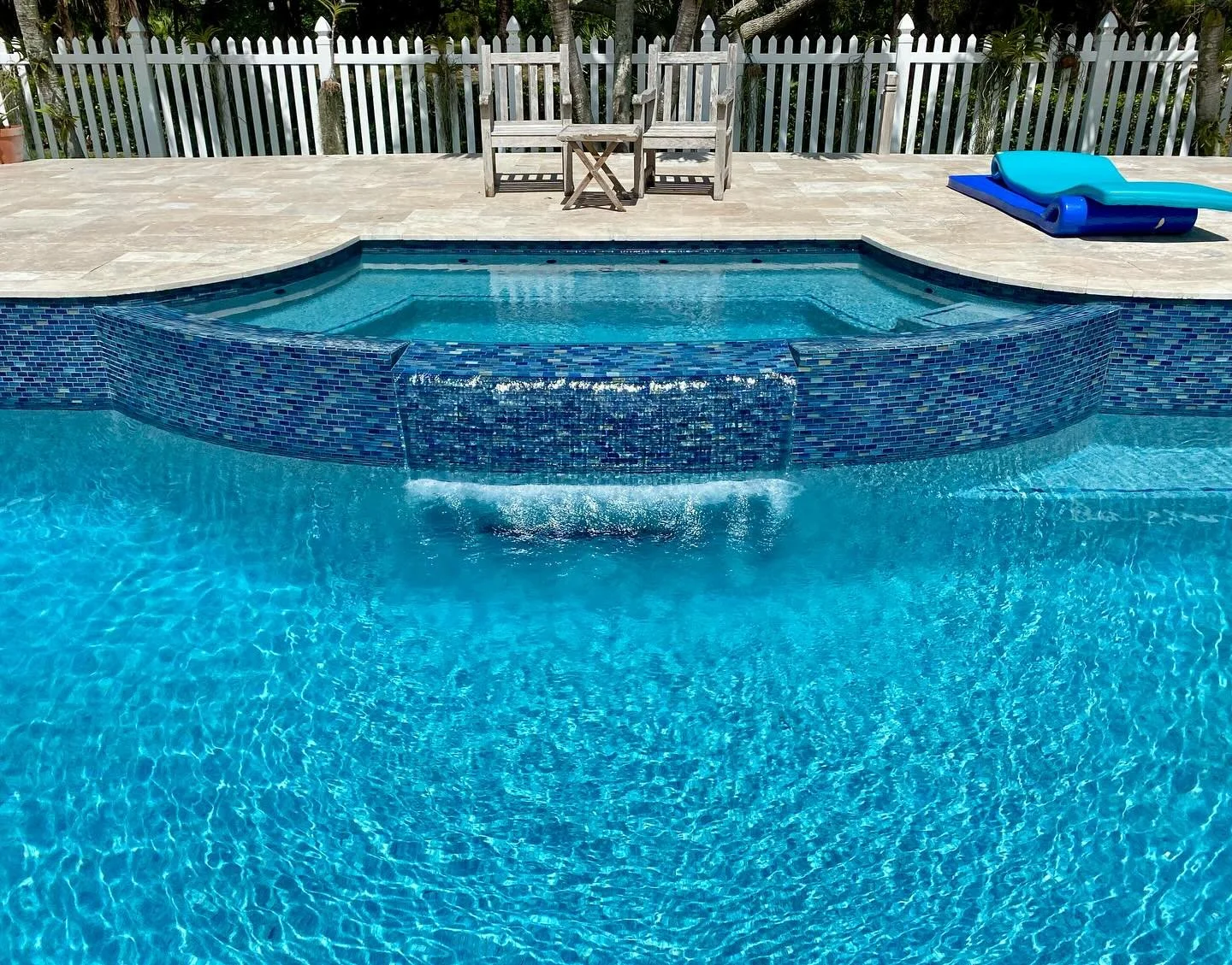 Relishing in this serene Sunday moment poolside 🌴
&bull;
&bull;
&bull;
#BetterCallSalPools #FloridaPools #PoolDesign #PoolRenovation