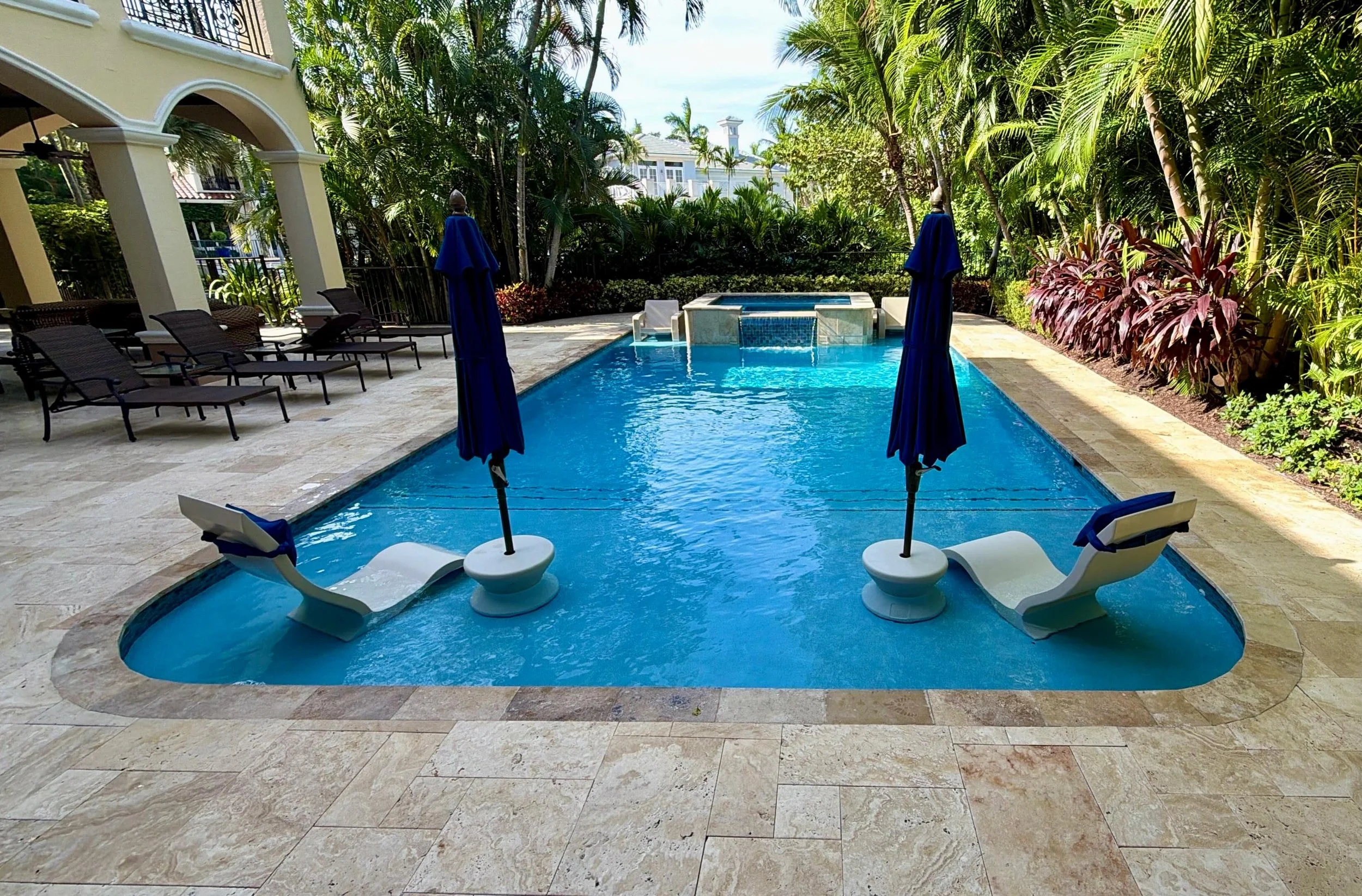 Designed for unwinding ✨

#BetterCallSalPools #pooldeck