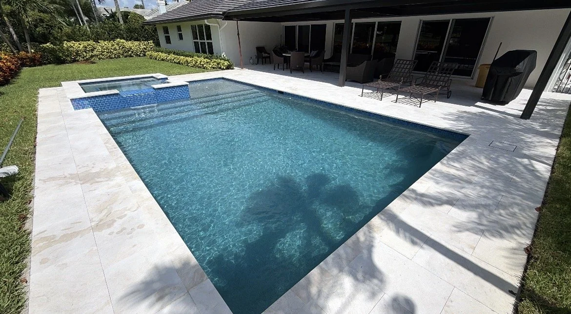 Saltwater vs. Chlorine Pools: Which Is Better for South Florida?