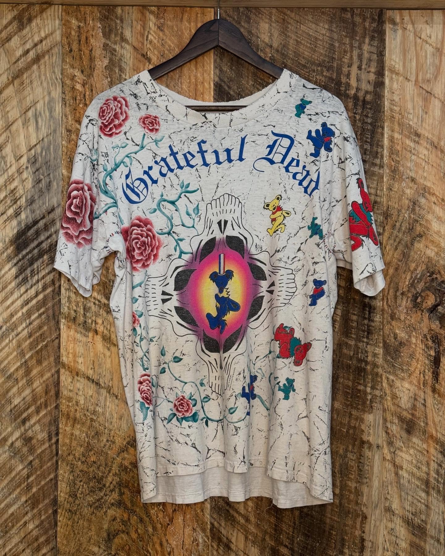 Which AOP is your favorite? 🧐
-
Personally the B&amp;B is one of my favorite AOPs I&rsquo;ve ever had.
-
Come shop these and a lot more at @fadedvntg 🚬
📍524 W Sycamore St, Fayetteville, AR 72703

#aopshirt #vintage #vintagescoobydoo #vintagestyle 