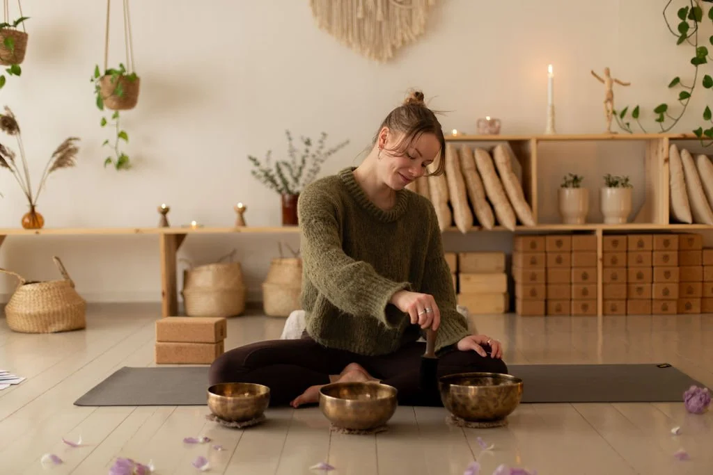 Yin &amp; Äänimaljat | IsaJOOGA Studio