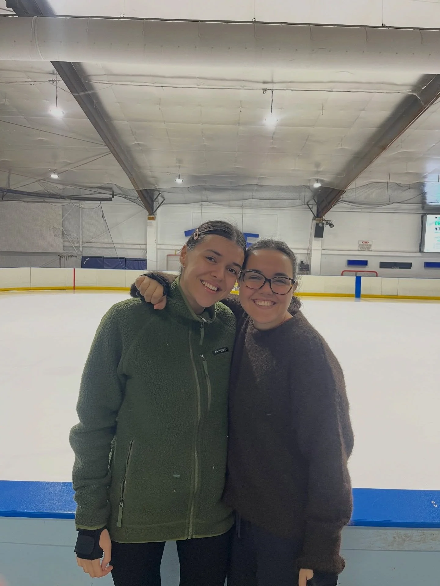 Life lately 🥰
- lots of yummy food
- stared a new casual dietitian role at St Vincent&rsquo;s private 
- weddings!!
- started ice skating lessons (childhood dream unlocked)
- said bye to my bestie who is going to live overseas (so cool!) 
- solo cof