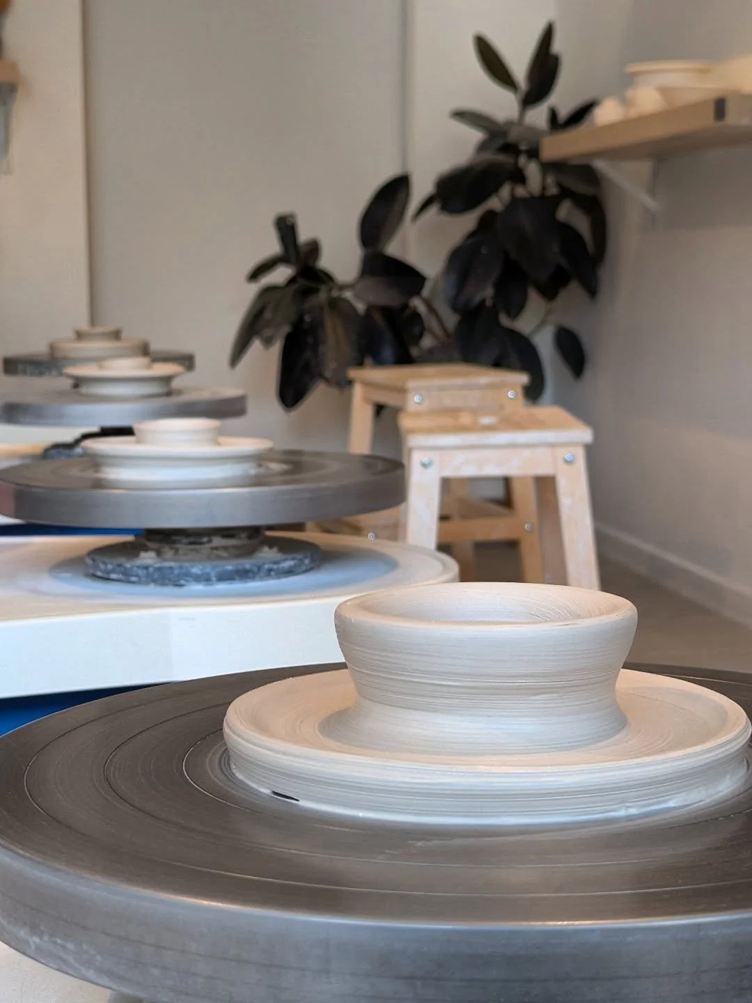 New wheel throwing term bookings are now live on the RTC studio website. Thank you to all those who've waited patiently for the next release. Sunday mornings fully booked✔️🙏

Excited for our October start and look forward to seeing you in the studio