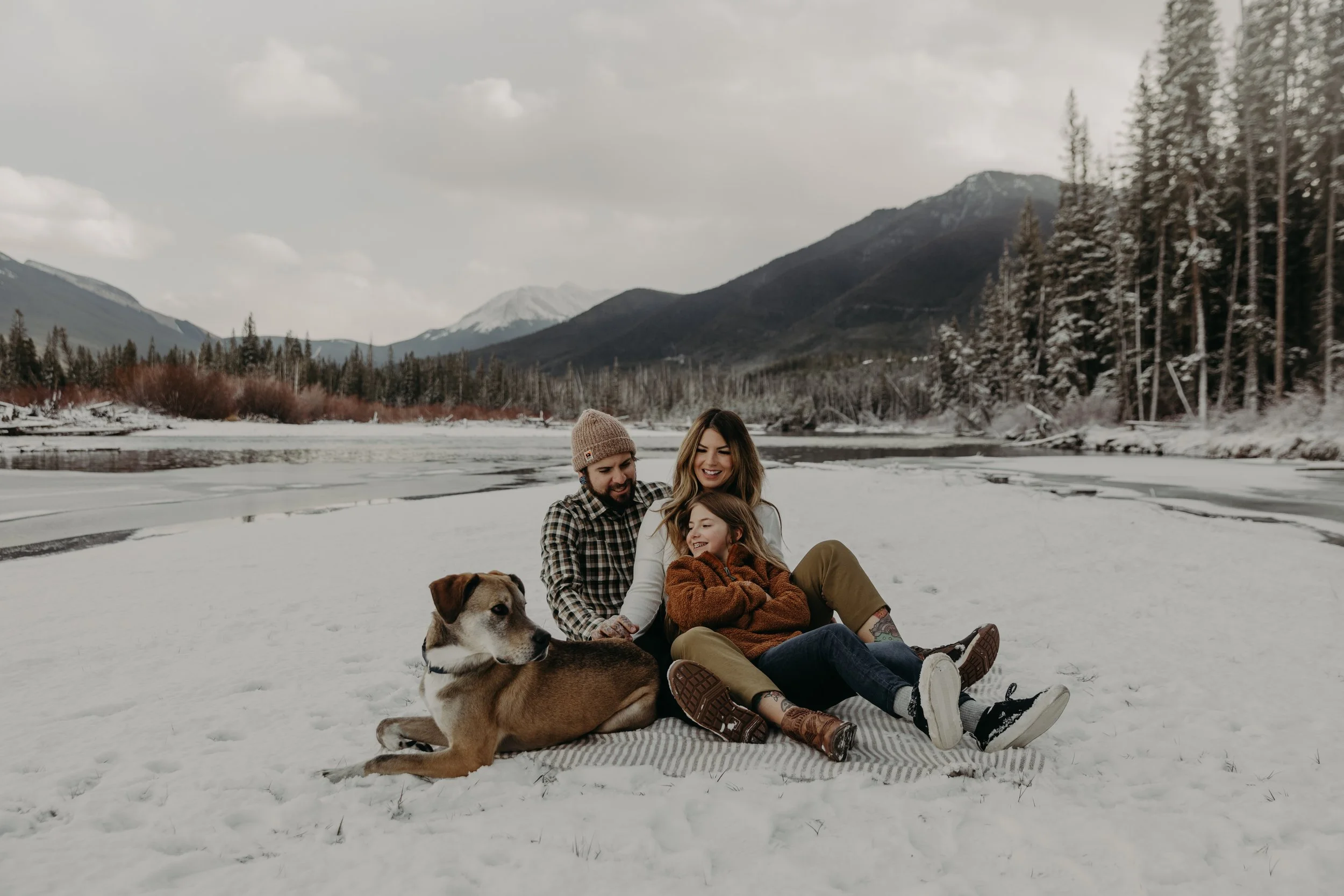 Winter Banff photo session outfit ideas
