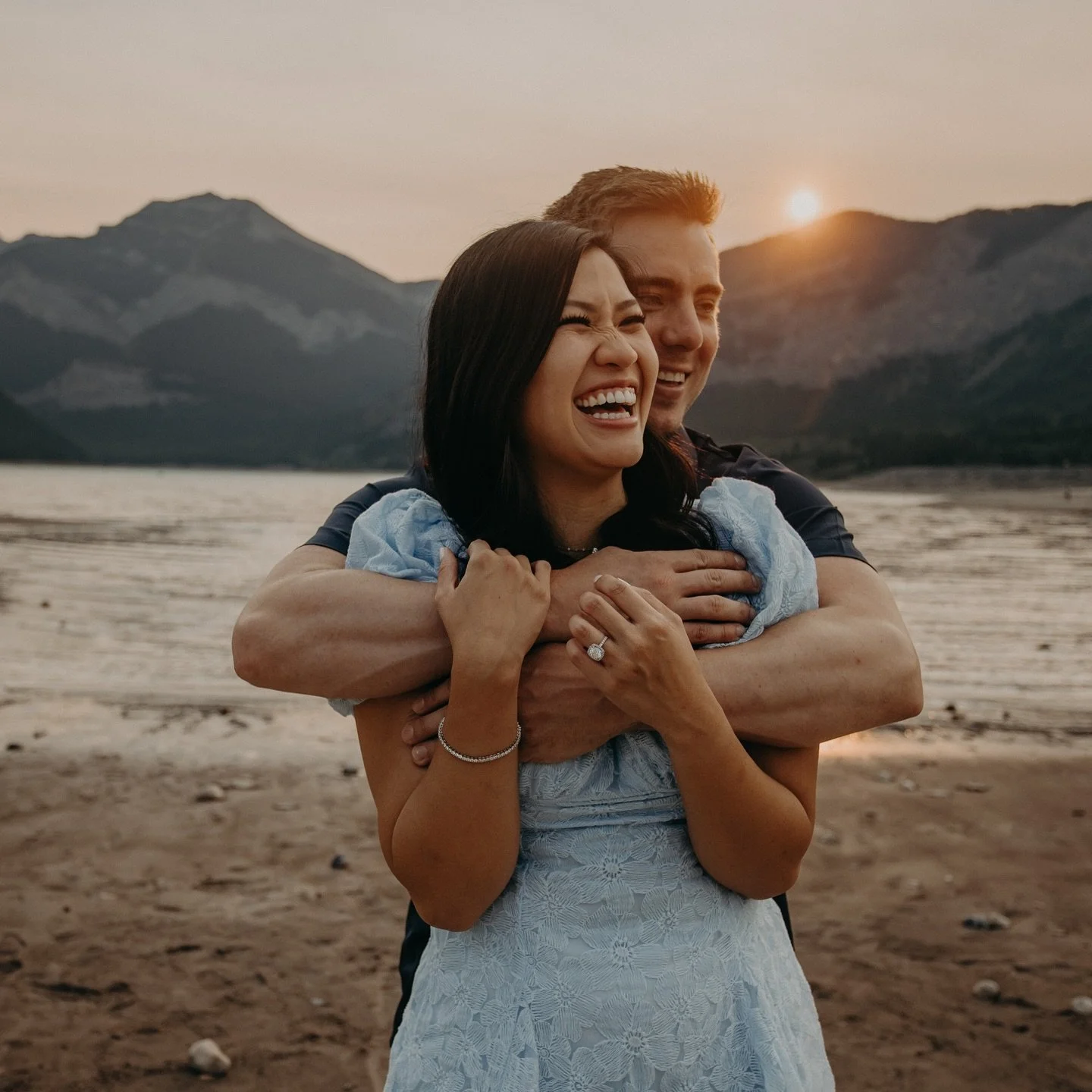 I did this session a while back, and while looking through it yesterday, I was reminded of how stunning Kristie&rsquo;s blue dress looked in that warm orange sunlight and I thought, you know what, I need to share these shots!