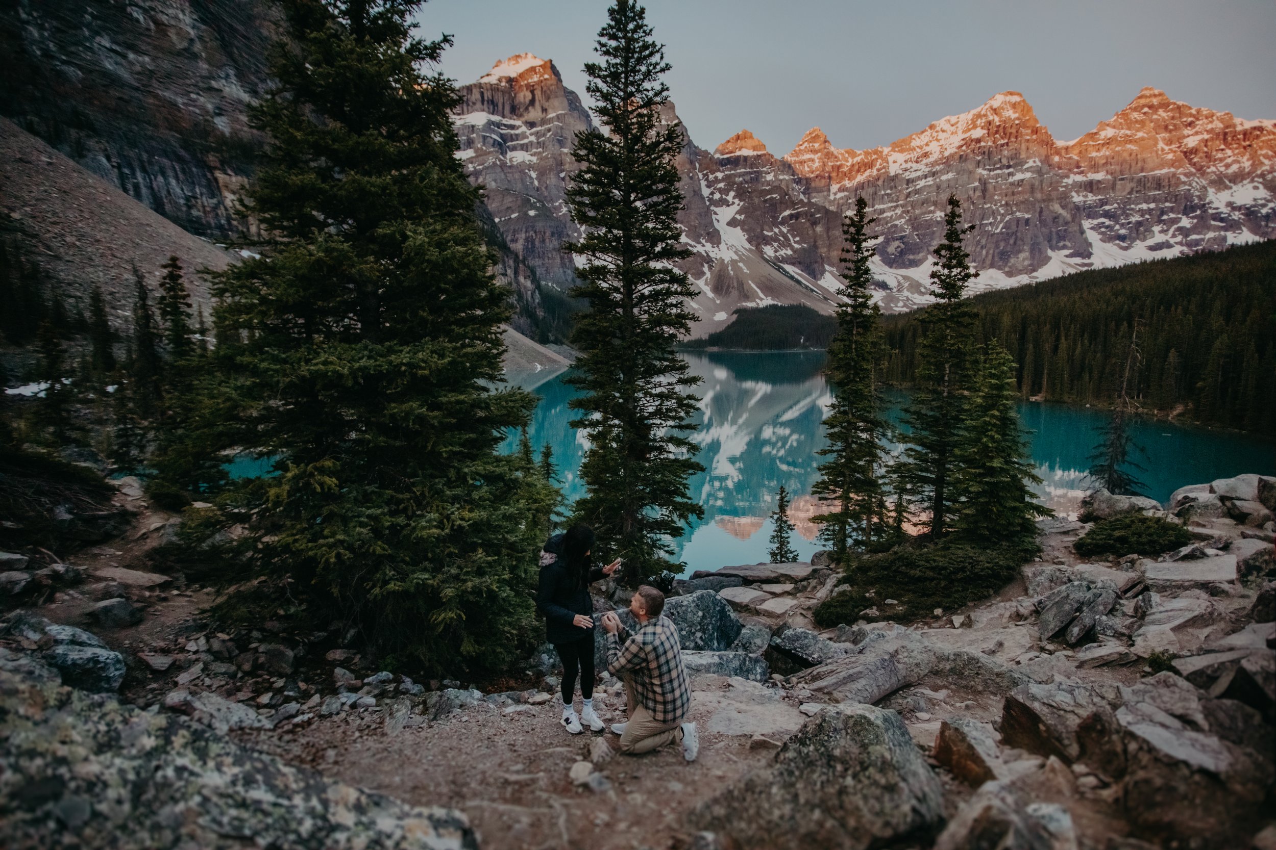 How to Plan a Surprise Moraine Lake Proposal (Last-Minute Sunrise Story)