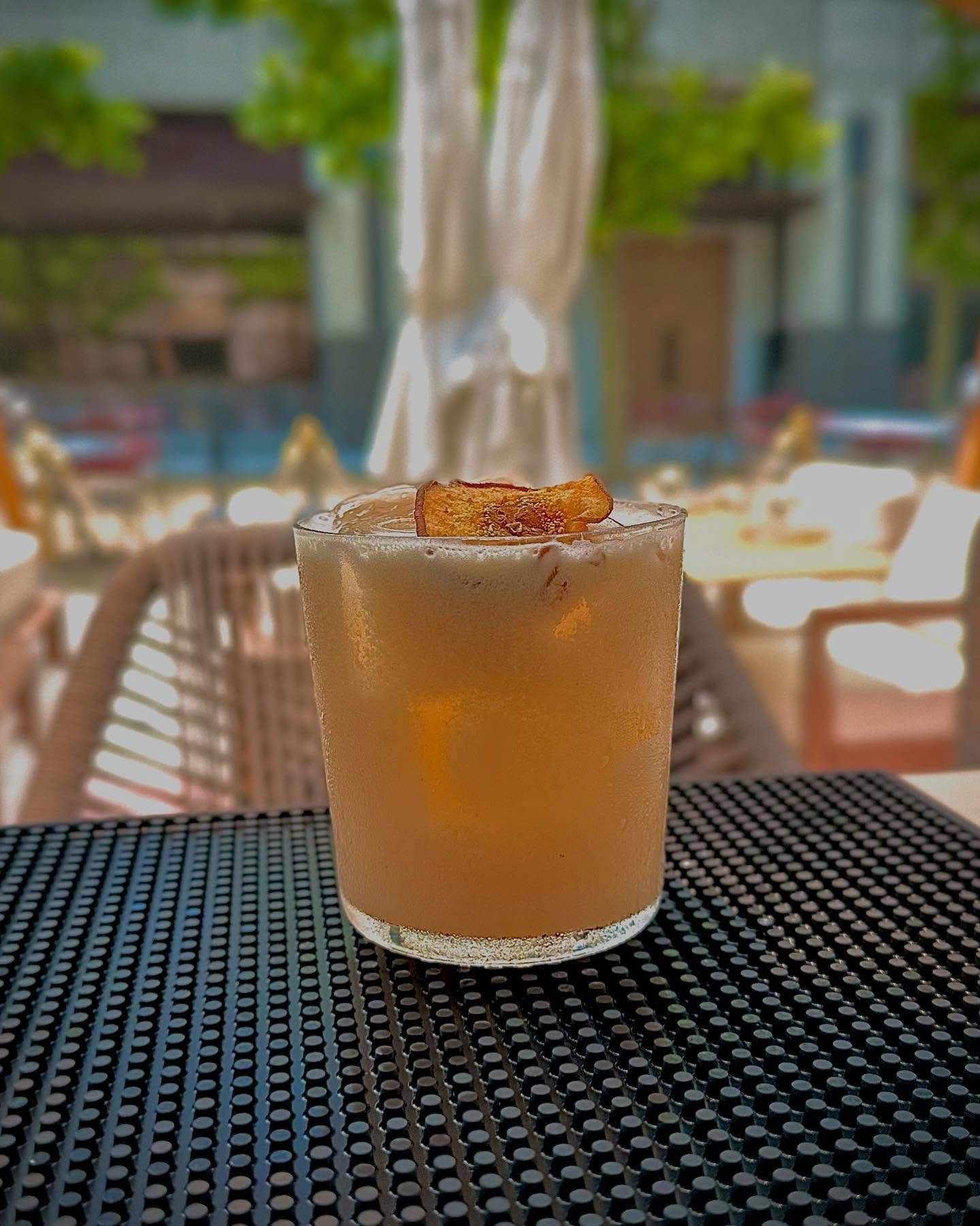 “Can I get CUT?”
Herradura silver, amaro, spiced ginger syrup, coconut cream, lemon
One of the poolside-industry style cocktails for the upcoming pop up.
Creator: @daryush_captured
:
:
:
:
:
:
:
:
#herradura #cocktails #atlanta #atlan