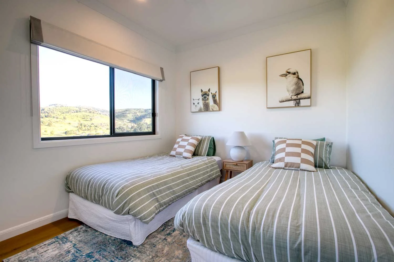 the-cabin-windy-hills-farm-bedroom2-2.jpg