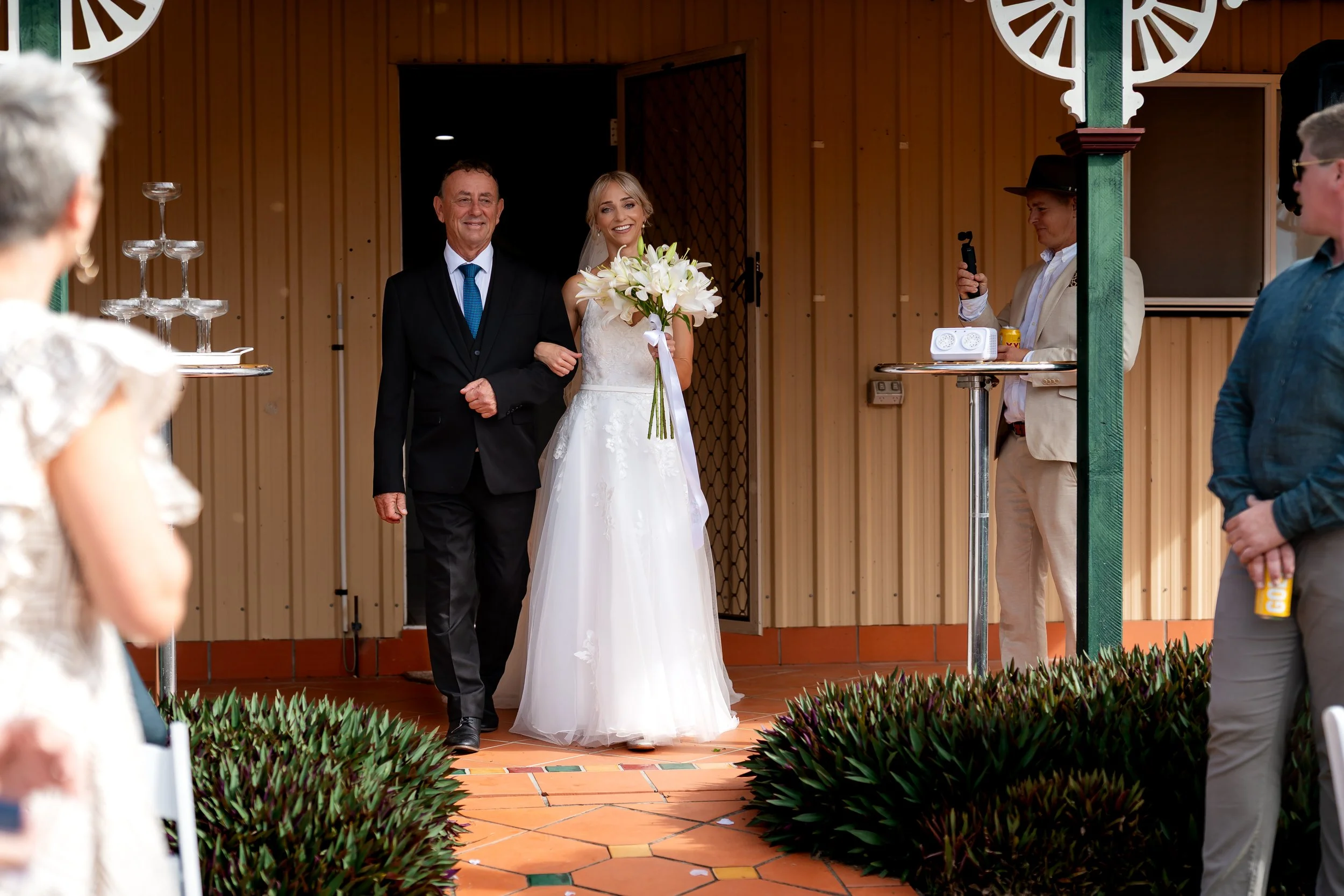 Lucy and Thommy Sneak Peak-1.jpg