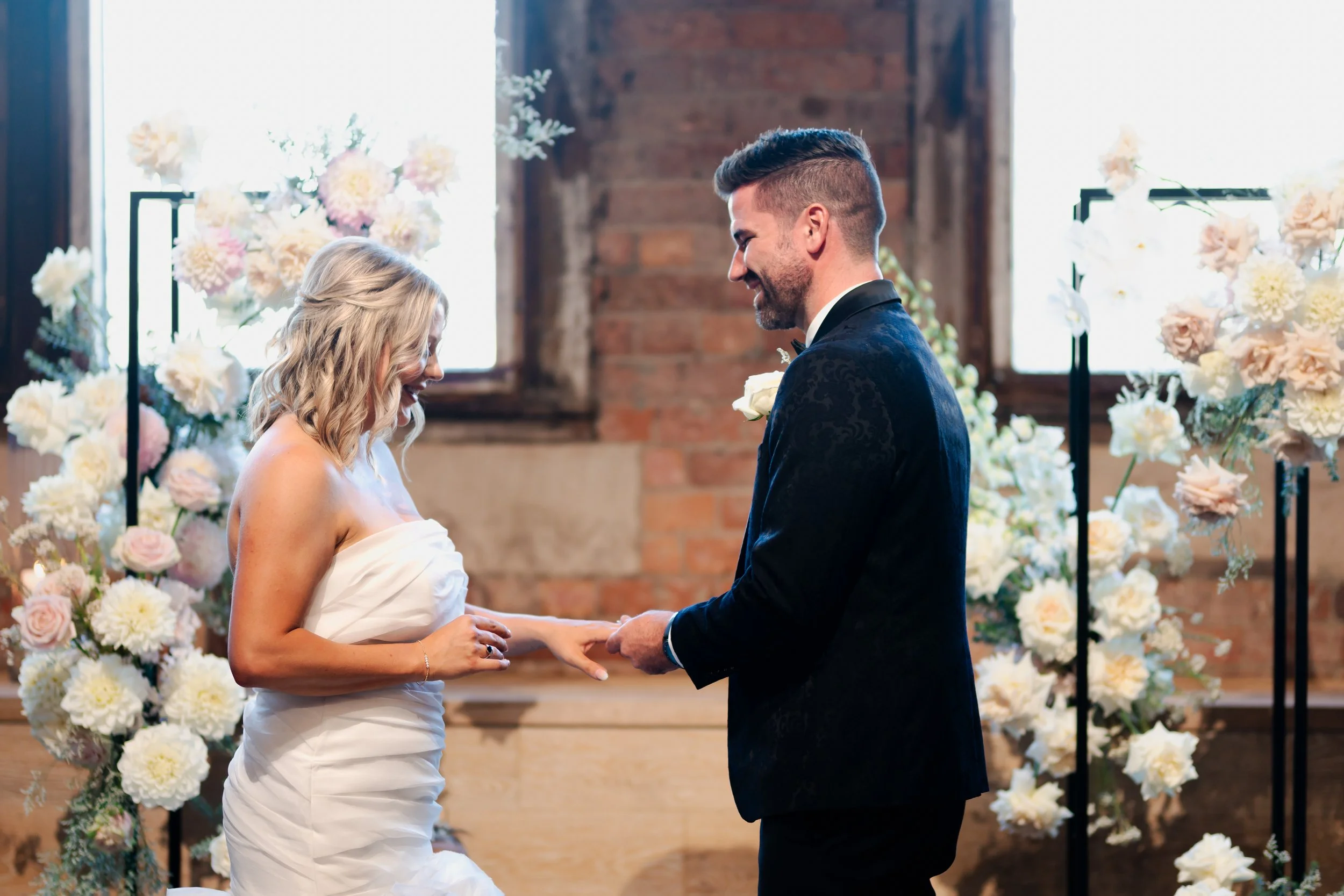 Sneak Peak - Amy and Matt  (17).jpg
