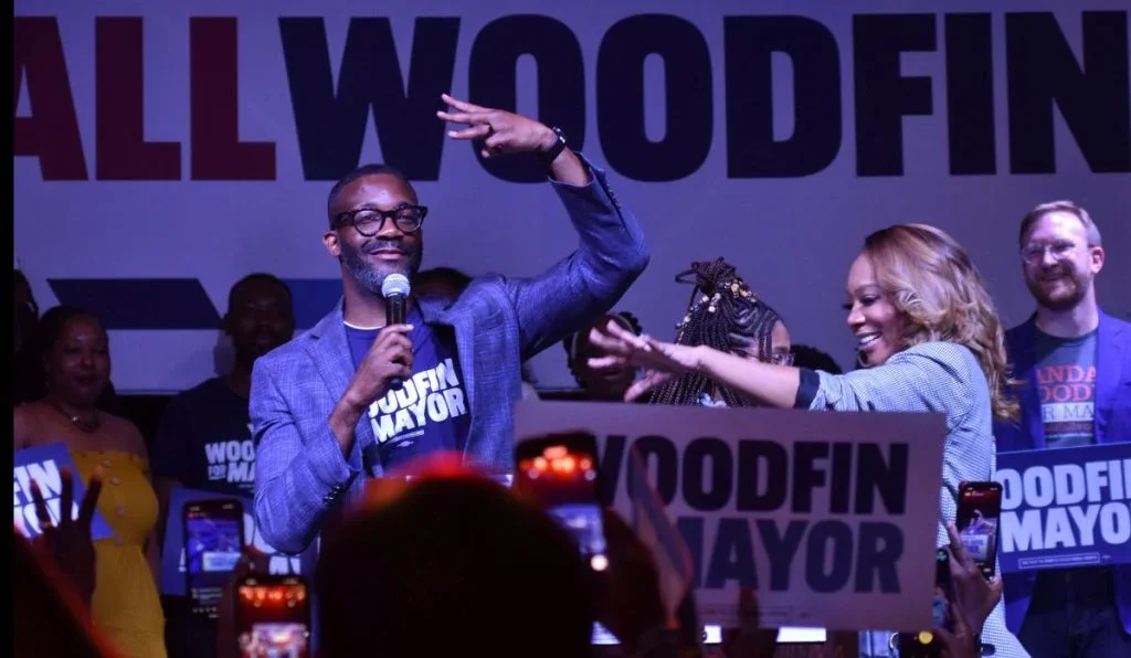 Mayor-holds-up-3-fingers-signaling-his-threepeat-1024x596.webp