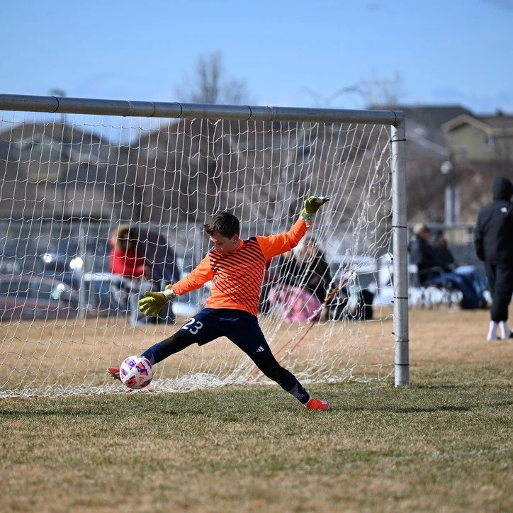 📸 Goalkeeper Breakdown: Reaction Save in Action ⚽️

✅ Ready Stance &ndash; Balanced on the balls of his feet, poised to react.
✅ Quick Lateral Push &ndash; Strong step to cover ground fast.
✅ Active Hands &ndash; One high for balance, one low for th