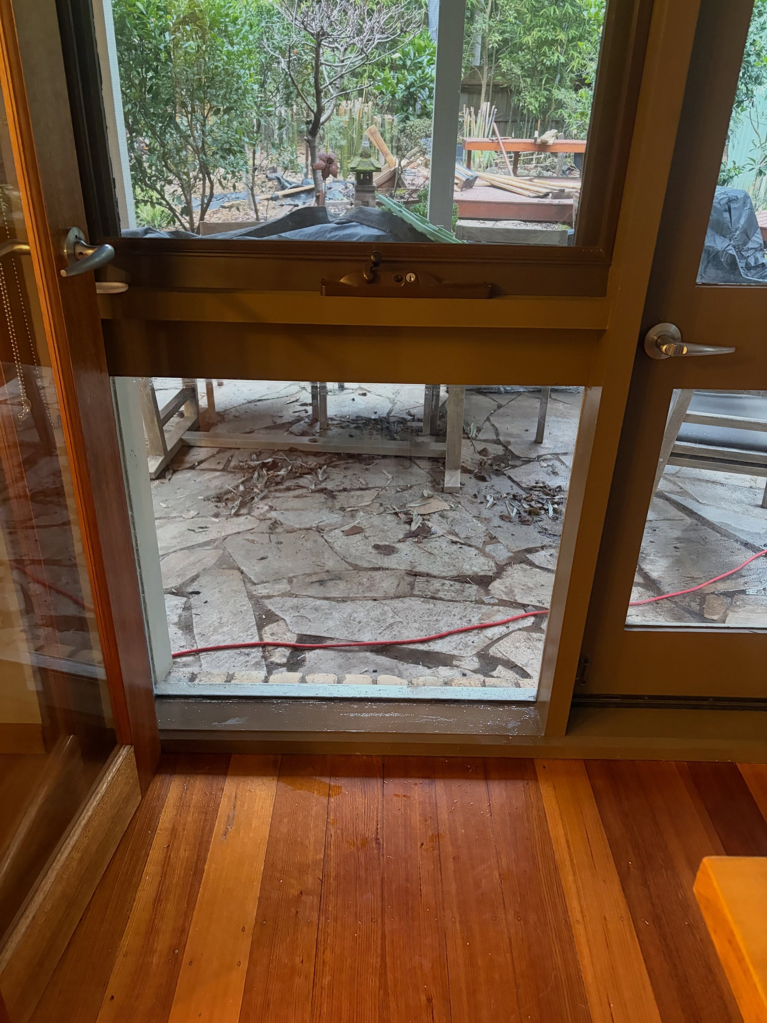 🐕 Broke the window, emergency callout. In and out. Better than new. Thanks for trusting Melbournes #1 rated glaziers on Google and other platforms. #originalglazing #originalpropertygroup