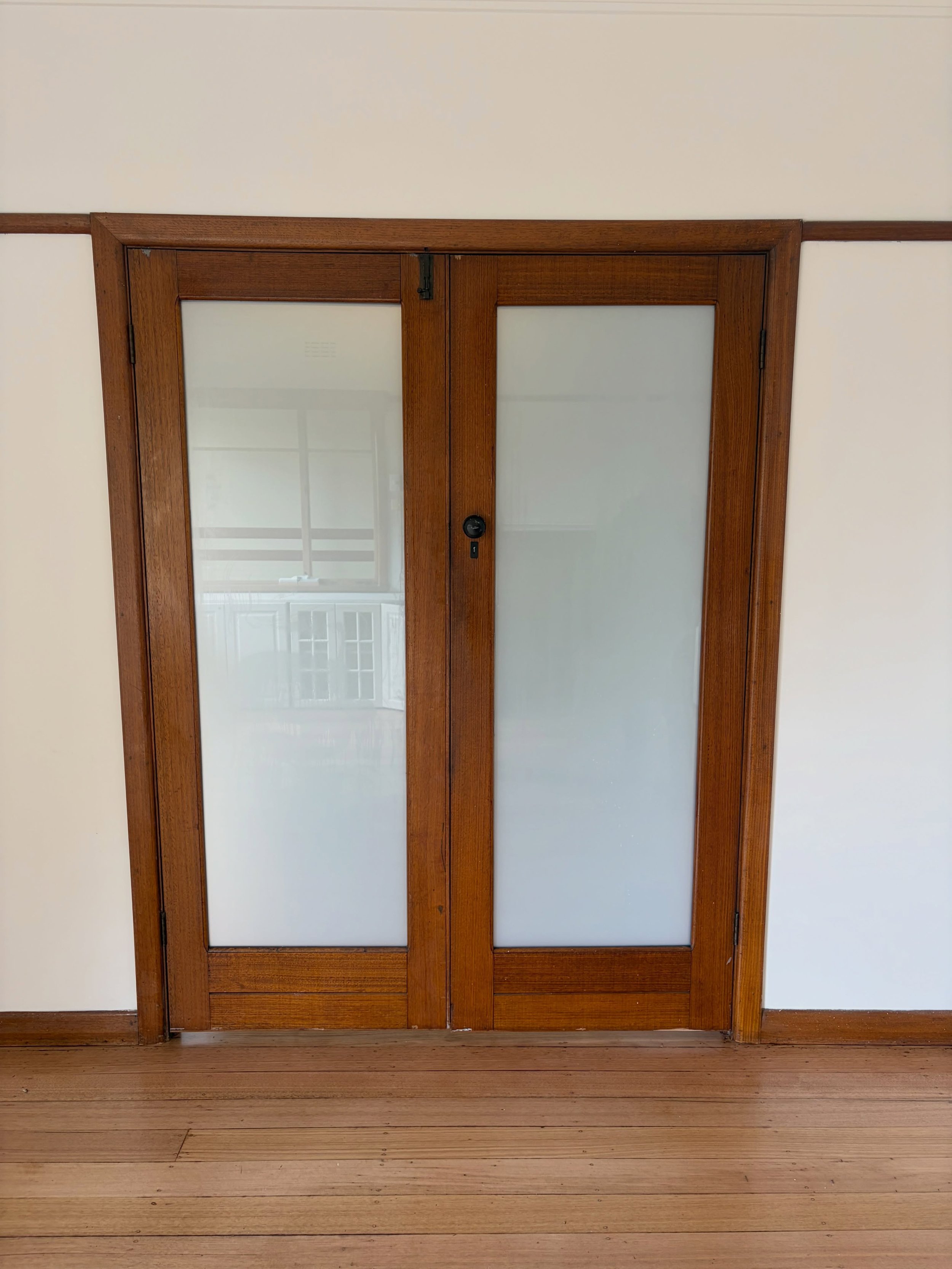 Dangerous 6mm float glass removed, 6.38mm frosted laminate safety glass installed.

Small changes can make a huge difference in appearance to your property. 
Book in for a free quote ! 

#glassreplacement #frostedglass #melbourne #originalglazing
