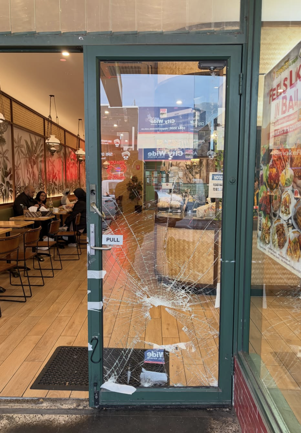 Commercial shopfront glass replacement completed in Melbourne