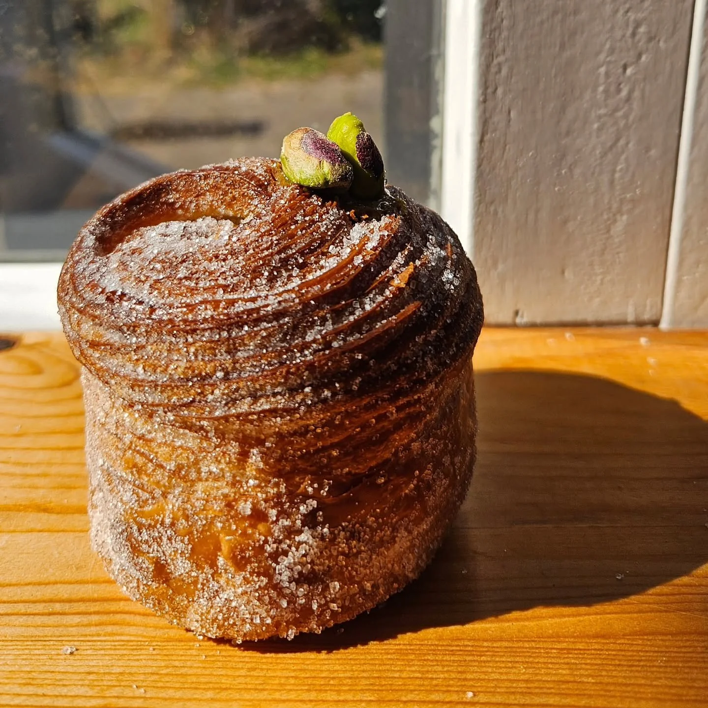 Pistachio CRUFFIN 💥

Come visit us tomorrow for the XL markets at Noordoogst❤️

-DJ, music, food, safari train for the kids
-Market on both Sizes of Noordoogst 
-Food Trucks
-Market starting from 11am, Baux Pastry open from 9am.