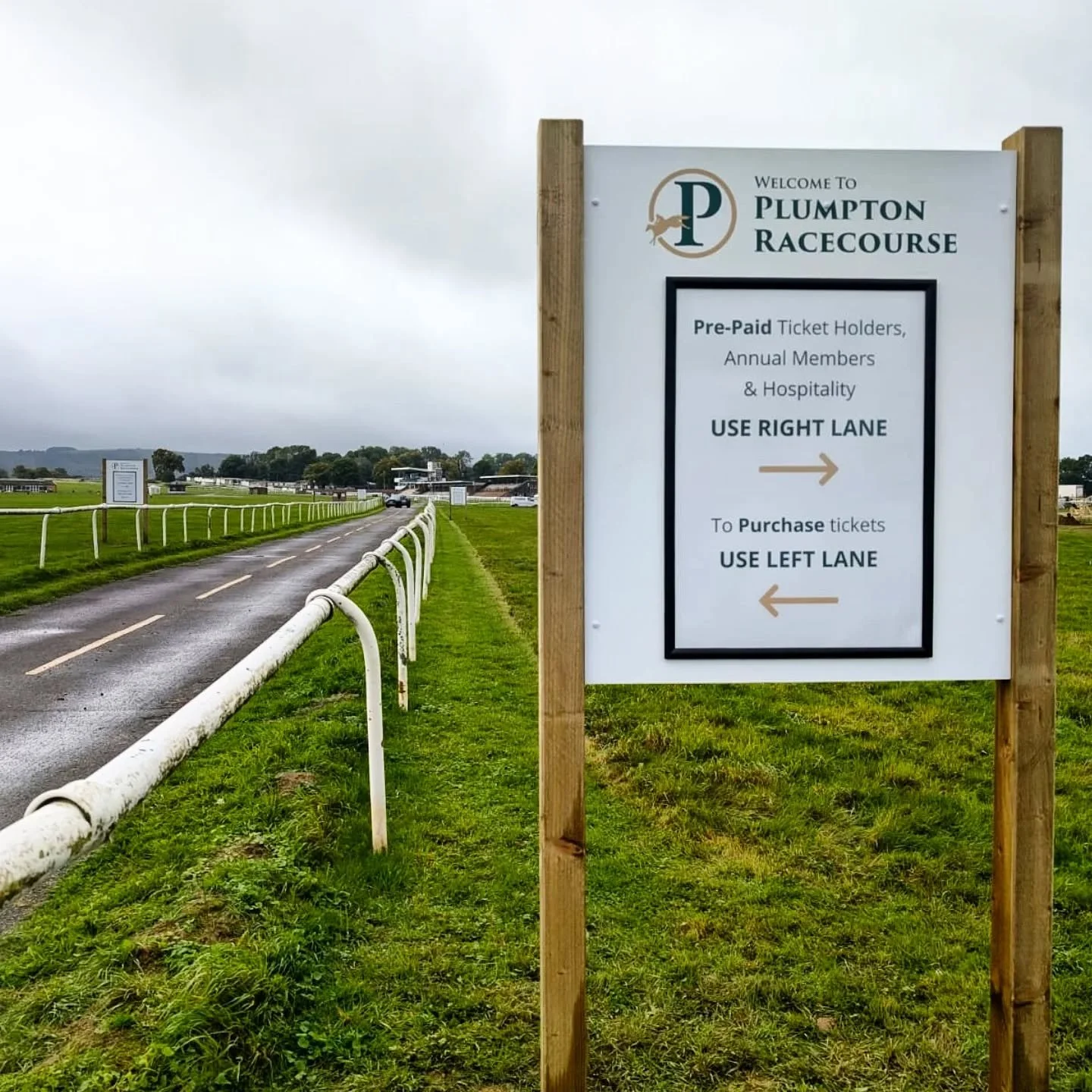 We've given @plumptonracecourse signage a fresh new look!👌🏻

They came to us wanting to refresh and update their existing signage - with new designs by @digi.pip and production and installation by us, we made it happen for them! 

The boys love goi