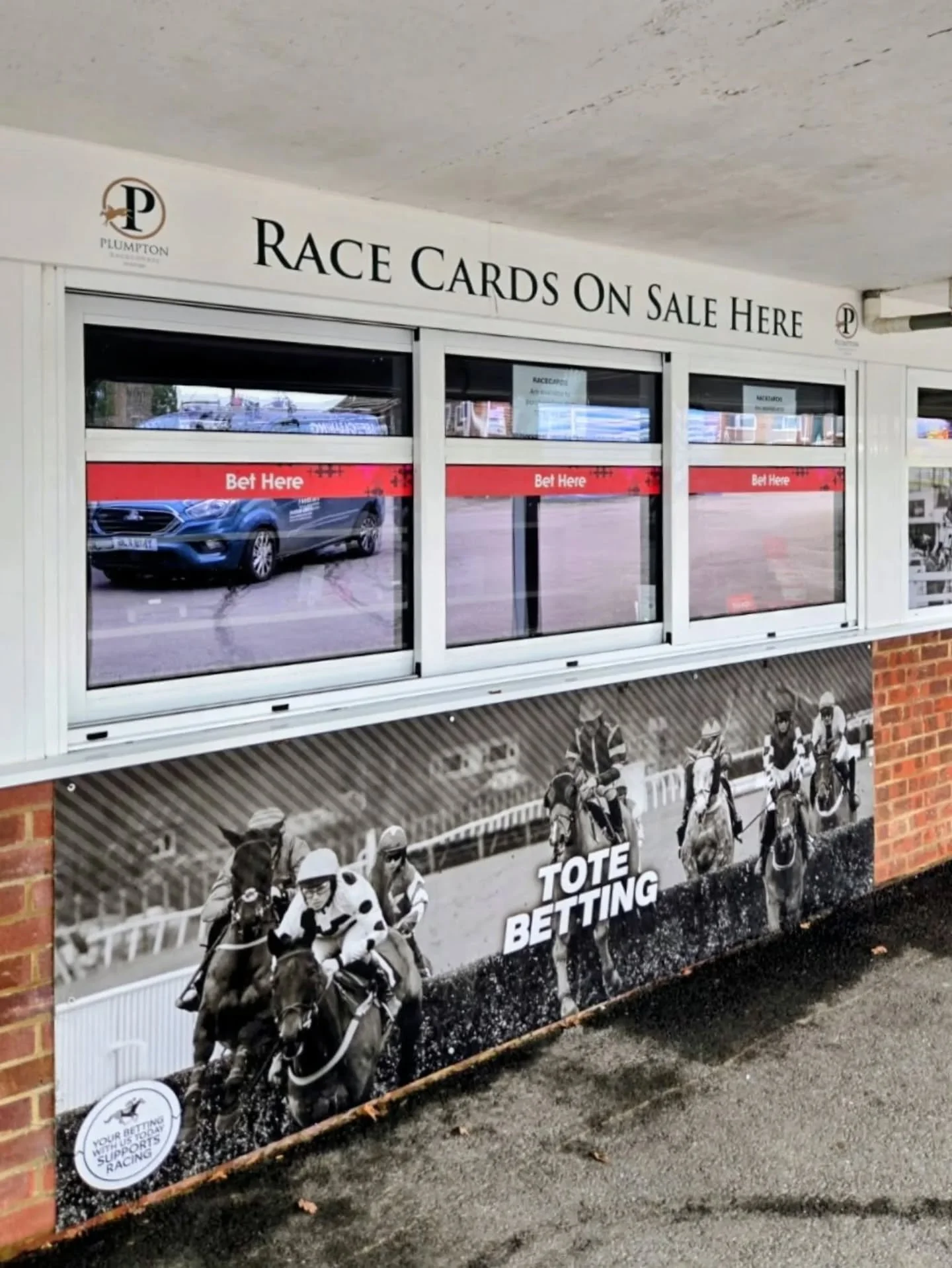 We&rsquo;ve been back to Plumpton Racecourse 🏇🏻

Fresh signage and window graphics across the office and information kiosk.

Now it's Race day ready. 

Got a job that needs doing?
Drop us a message