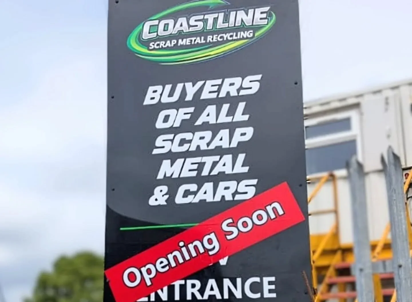 Getting them ready for their grand opening 👍🏻 

We recently completed a full set of yard signage for Coastline Scrap Metal Recycling in Lancing, helping them to get their site ready to welcome customers. 

This included a 8m digitally printed PVC b
