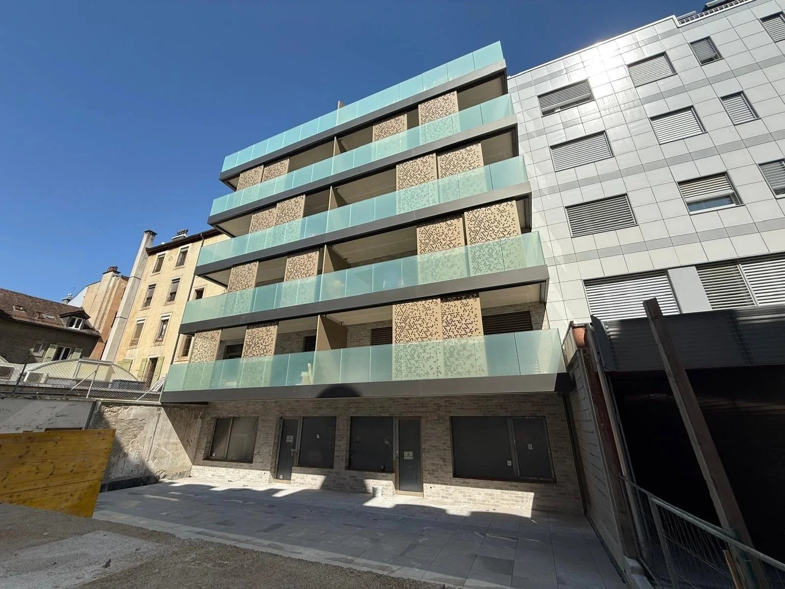 A LOUER - Nyon (VD) 2x 2,5 pièces avec balcon