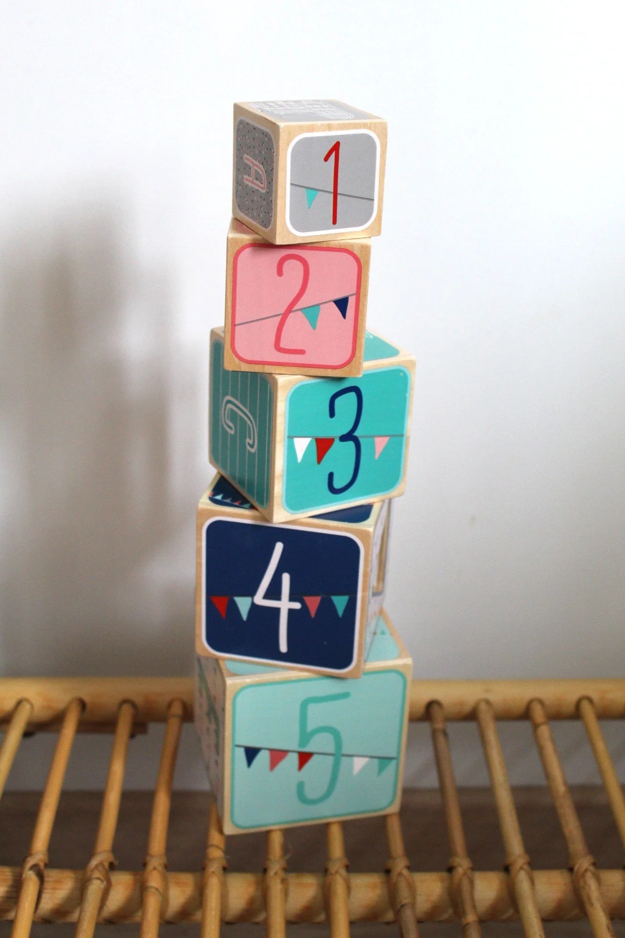 Pyramide cubes à empiler - Sophie La Girafe