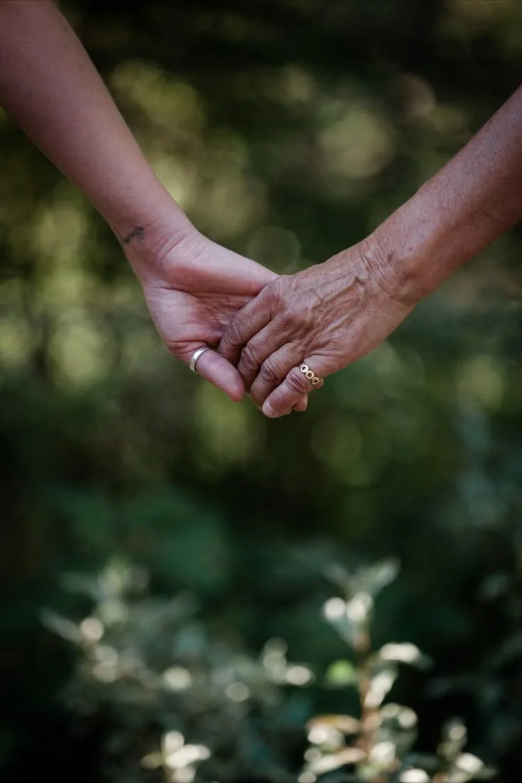 Vieillir entourée, mais seule 