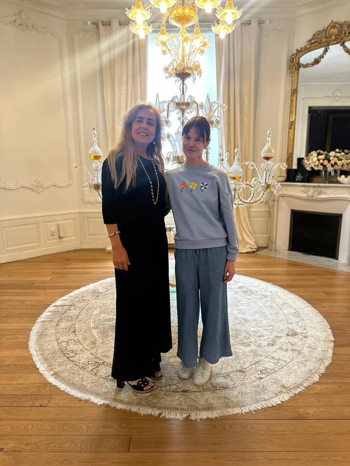La Maison Minalys a eu l&rsquo;honneur et le plaisir de recevoir Fran&ccedil;oise Gillard (@francoisegillardofficiel), &eacute;minente soci&eacute;taire de la Com&eacute;die Fran&ccedil;aise (@comedie.francaise.officiel) dans son showroom &agrave; Na