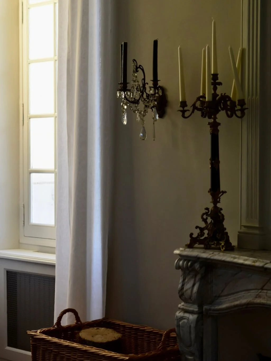 Evening light in the ch&acirc;teau #chateaudechavigny