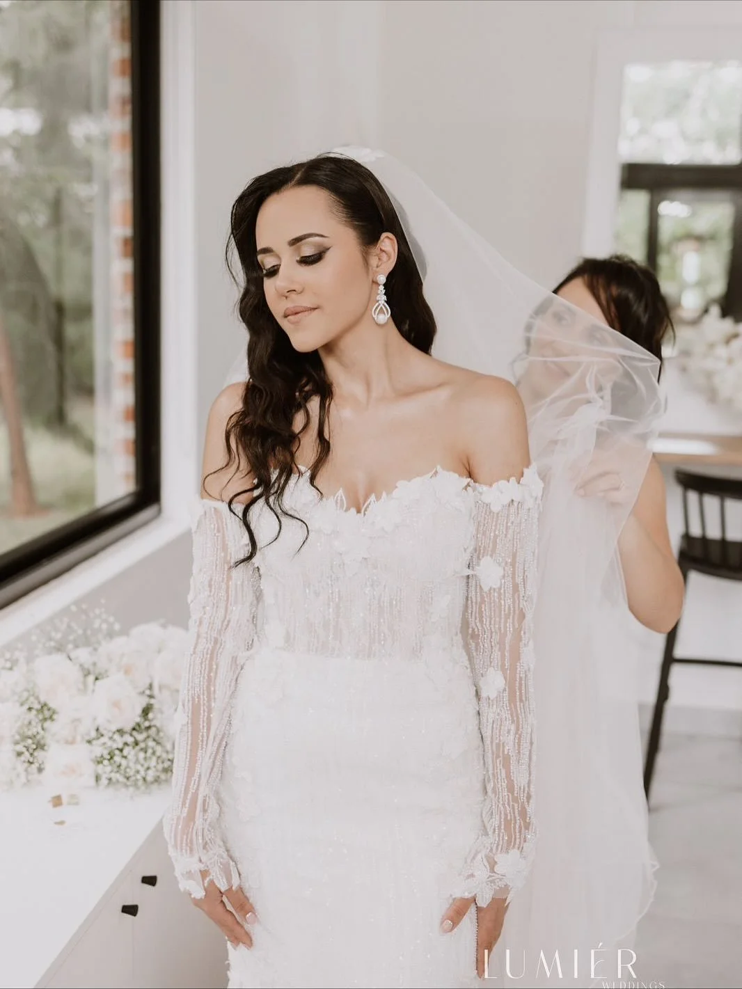 🤍 CASSY 🤍

Timeless

Elegant

All the Bells&hellip; 

This fully beaded, 3D floral Wedding gown, dis not disappoint! It had Everything and more, and thats what our beautiful Bride @_cassy_x asked for ! 

Cassy, thank you for choosing Us, to make yo
