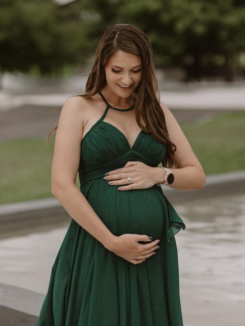 BRIDES to BUMPS

How beautiful is our client @nicolegrobler ??! I loved designing this Elegant flowy gown with a Little Leopard 🐆 twist! 👌🏻

Dis so lekker om jou (julle 😉) te sien Bruidjie! Binnekort is jy n Mamma! 😍BAIE geluk!!! 

#anelbothacou