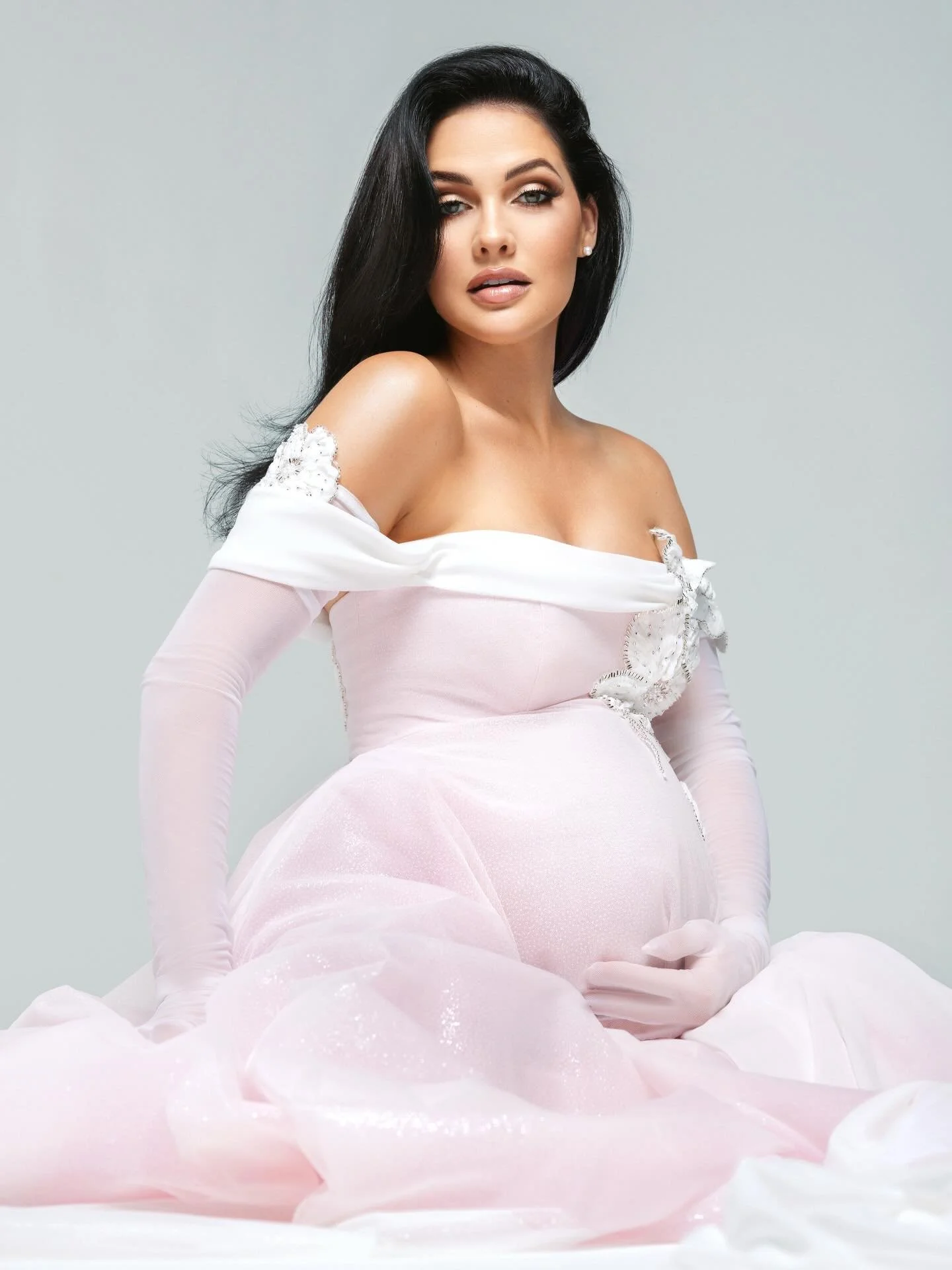 G O R G E O U S 

M A M A 

T O 

B E 

@natasha_joubert draped in @anelbothac 

Oh how we LOVE, the GLOVE! 

Hair: @hair_by_josh_ 
MU: @doniqueleonard 
📸 PHOTO&rsquo;s 📸: @garrethbarclayphoto