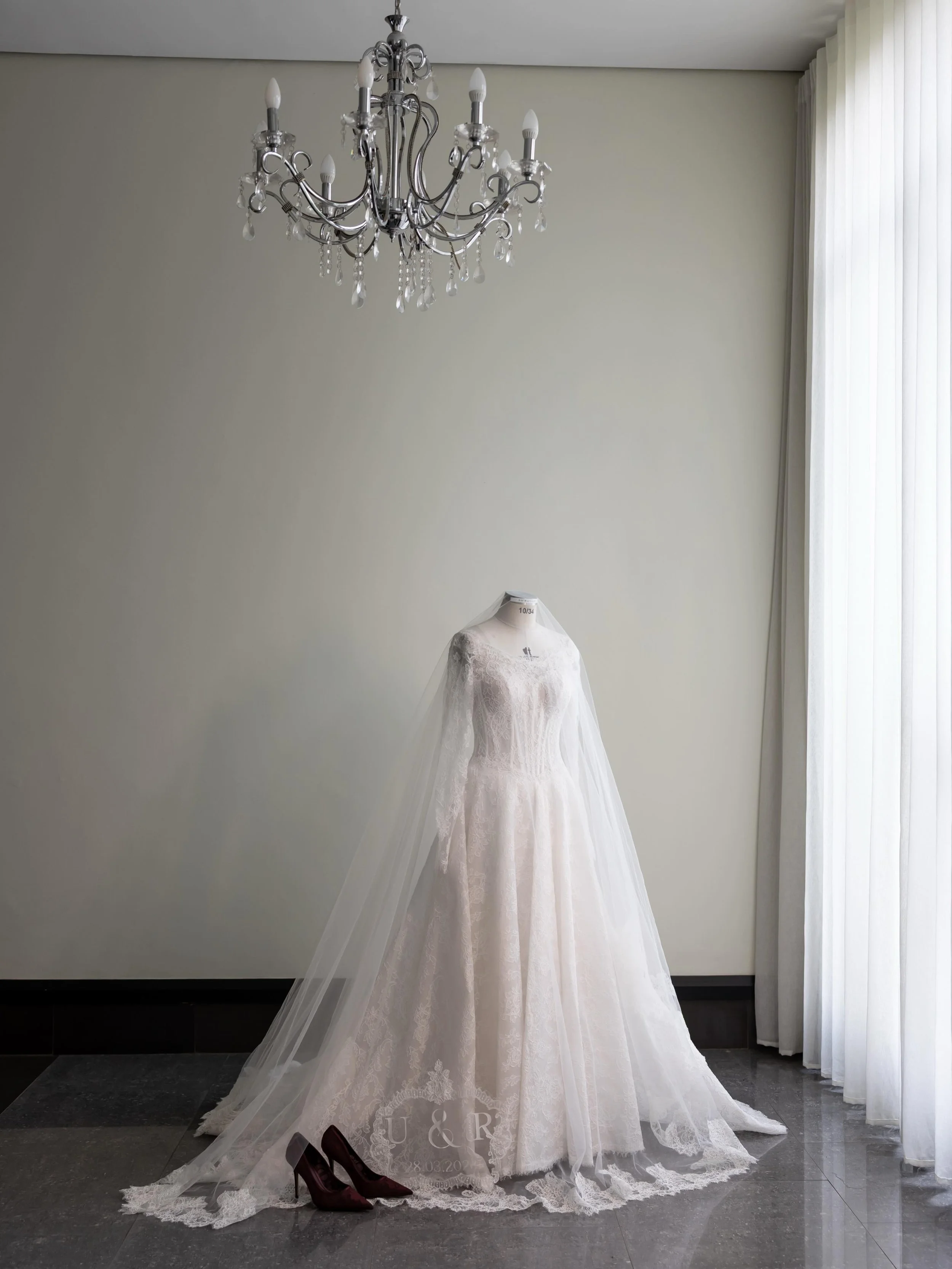 BEAUTIFUL RAEESA 🤍

A Magical Full Lace Wedding gown for beautiful Bride Raeesa! 

We also had the privilege of making little sister Aishas dress and Beautiful Mom Afrin 🤍

📸: @2.0_photography_bywaseem (Stunning!) 

HAIR: @duchess_of_mane 

MU: 

