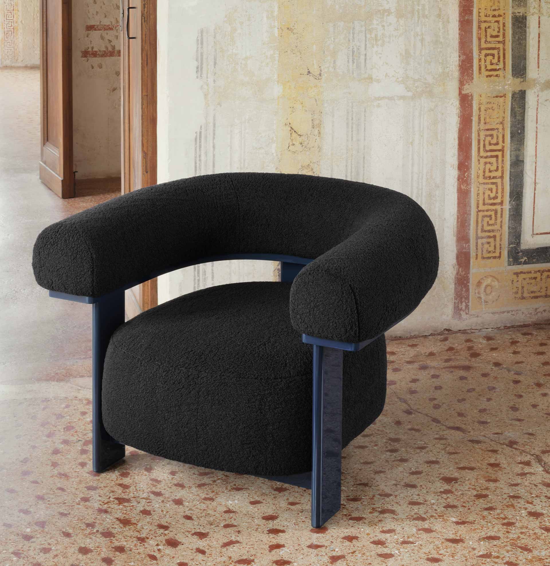 TWILLY-ARMCHAIR-monography-hero-image-1-1.jpg