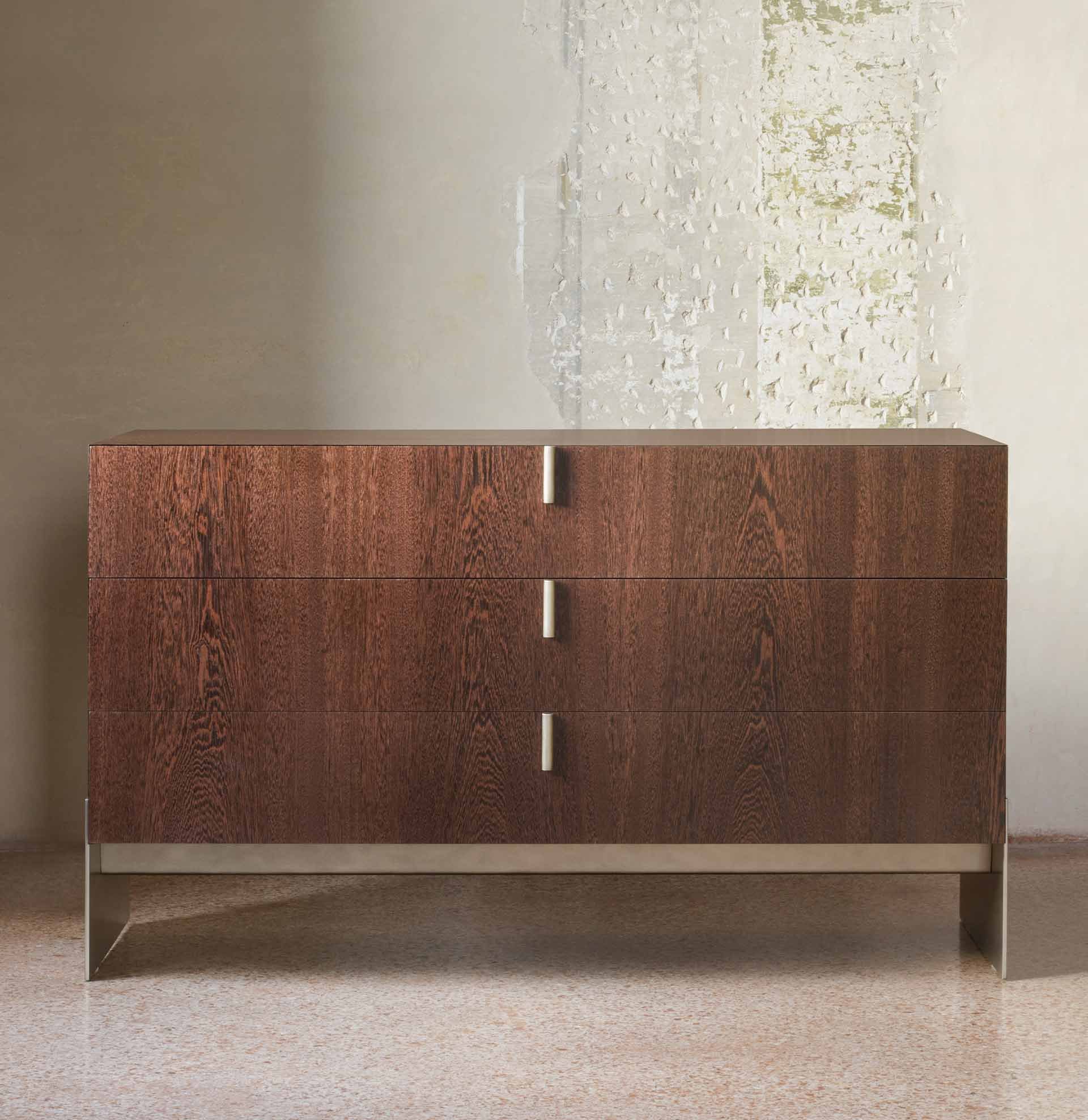 MAGIC-CHEST-OF-DRAWERS_bedroom-complements-hero-image-1.jpg