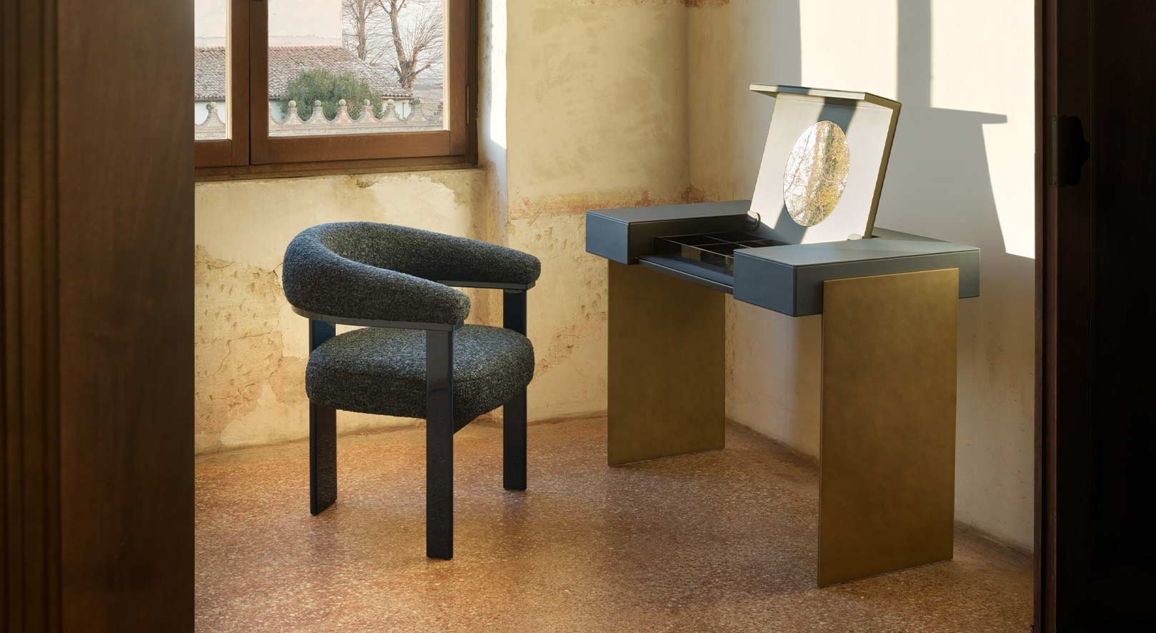 magic-dressing-table-3.jpg