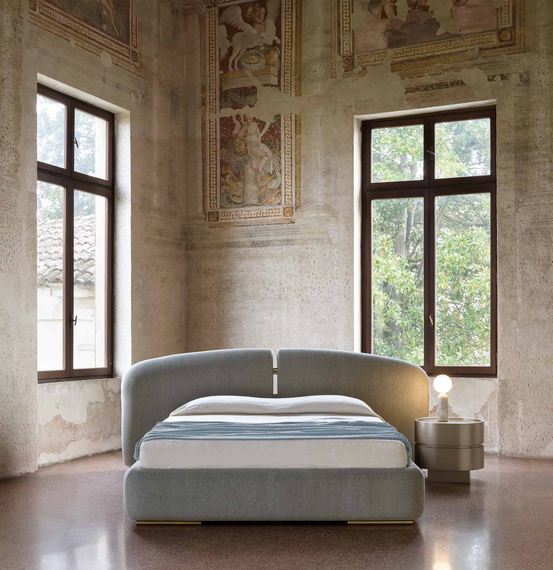HYDE-PARK-BED_beds-hero-image-1.jpg