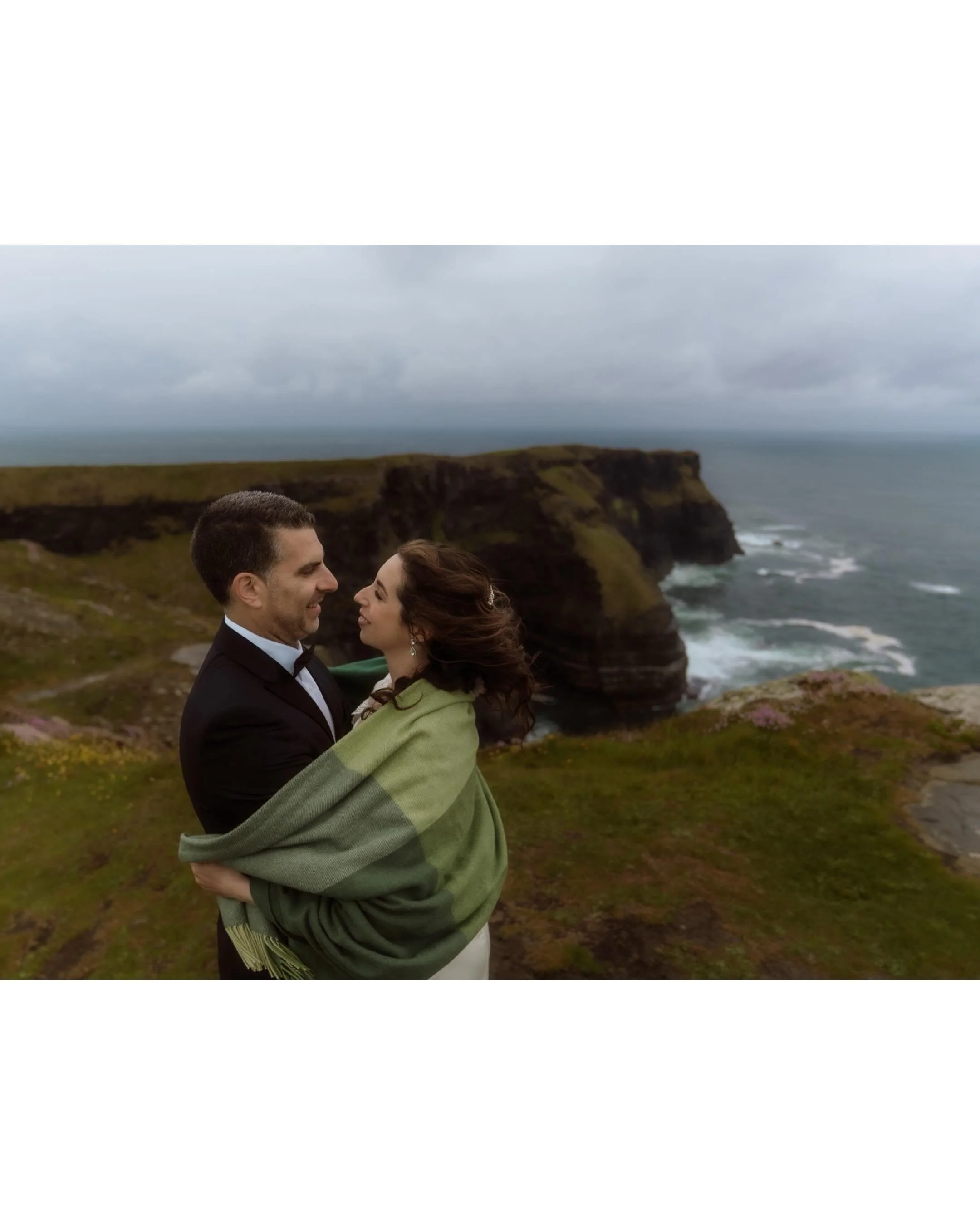 Well! What can I say&hellip;. The Wild Atlantic put on a show for Jovanna and Gabriel this week for their 10 year vow renewal ceremony, but that&rsquo;s ok because weather like this turns photos into lifelong memories!! I was so thrilled to be a part