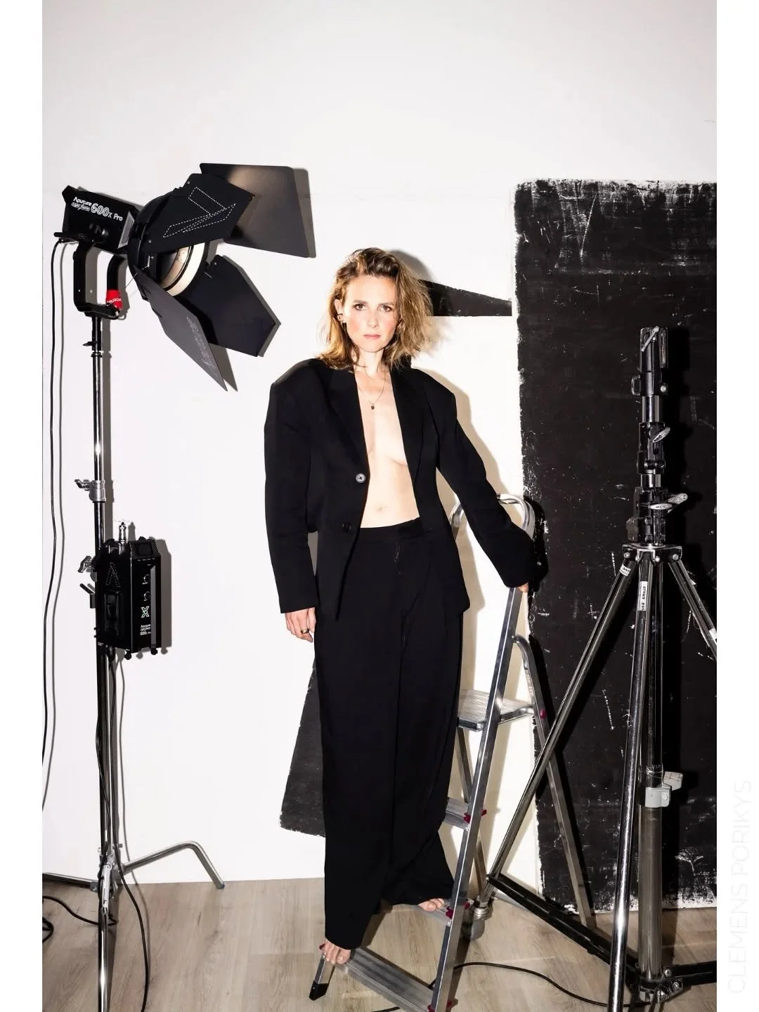 KARIN HANCZEWSKI @clemensporikys

Karin in &quot;Call My Agent&quot;  jetzt auf @disneyplusde zu sehen 

@karin_hanczewski 
@birnbaumberlin.management 
Make-up &amp; Hair @valentinaschwez.makeuphair 

#karinhanczewski #callmyagent #disney #actress #s