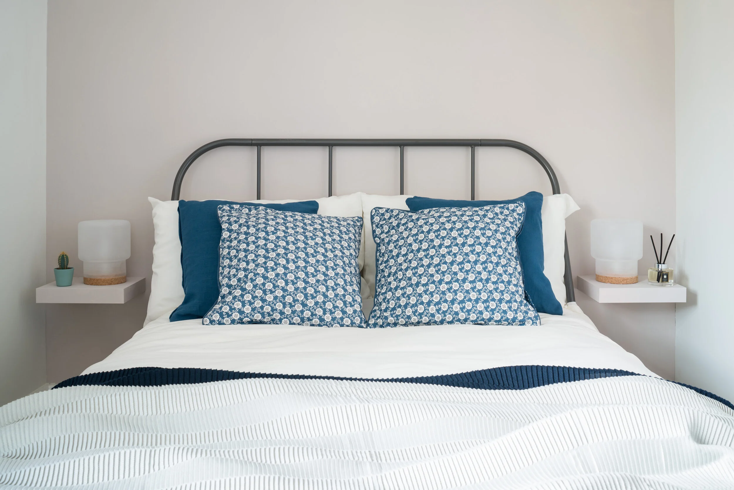 Web _ShuwenWang_Wapping_Bedroom 2 - Bed Comp.jpg