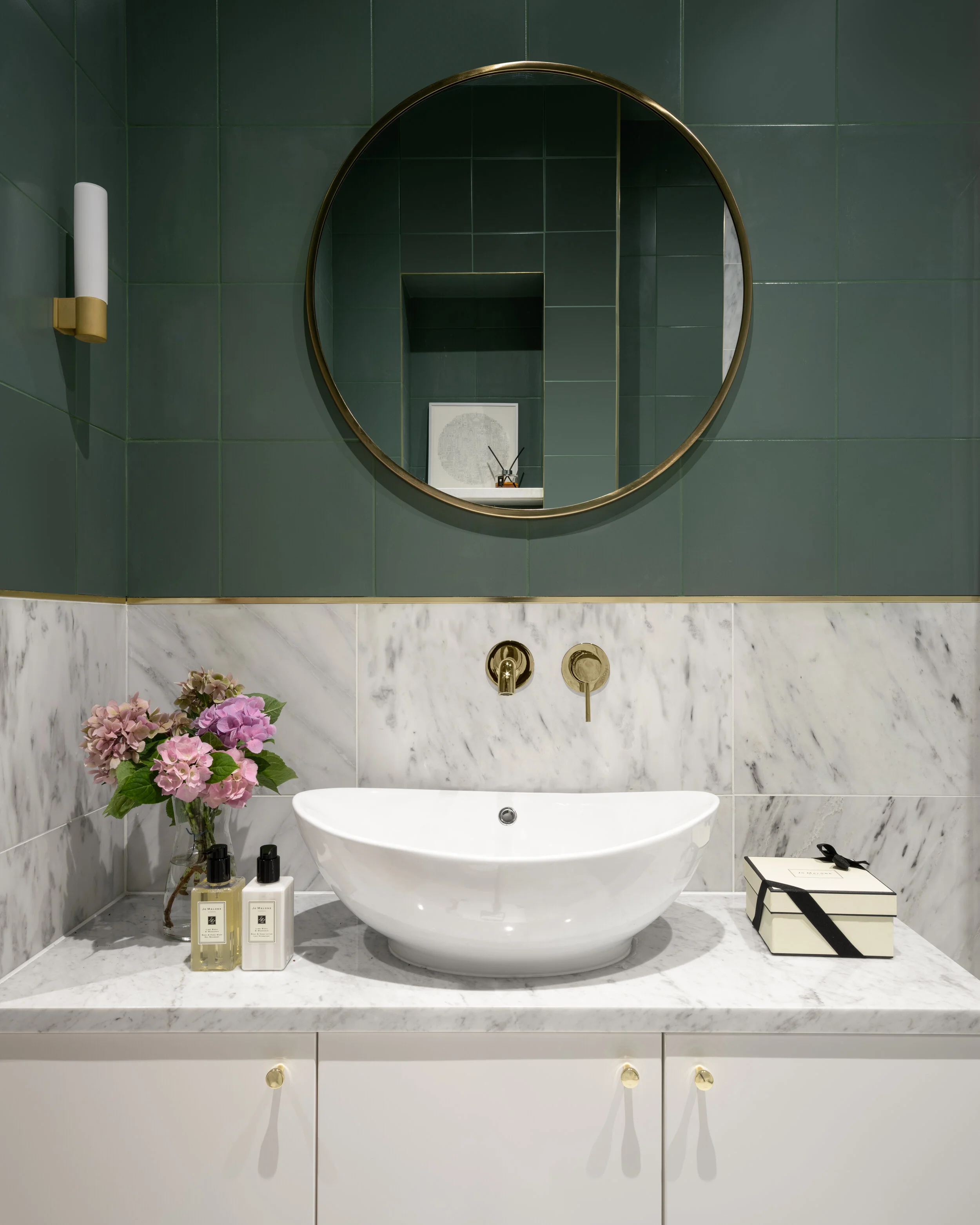 Print - SWD - Breezers Court Bathroom onepoint to sink.jpg