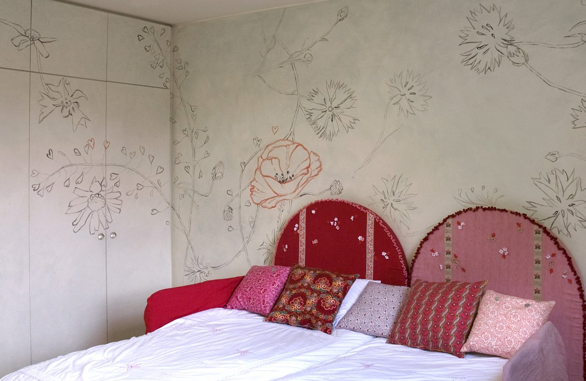 Wild flower sketch style kids mural bedroom interior