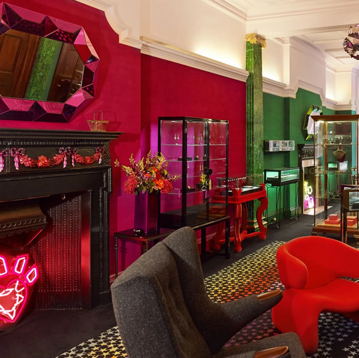painted faux malachite pillars solange azargury jewellery shop Carlos place