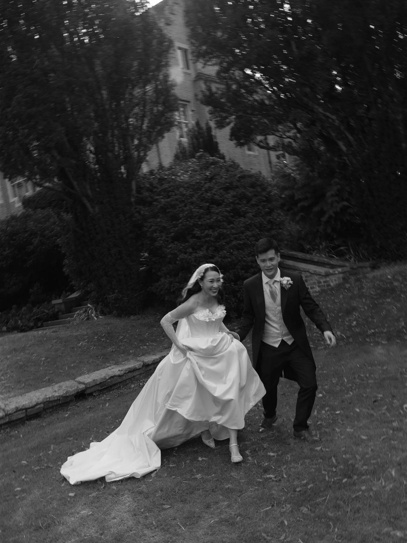 Some black &amp; white moments of Alina &amp; Chris at @lanwadeshall 🤍 cannot wait to share more of this day - tea ceremony, karaoke, magic light. And big up @jessicarenphotography_uk for assisting me 💫