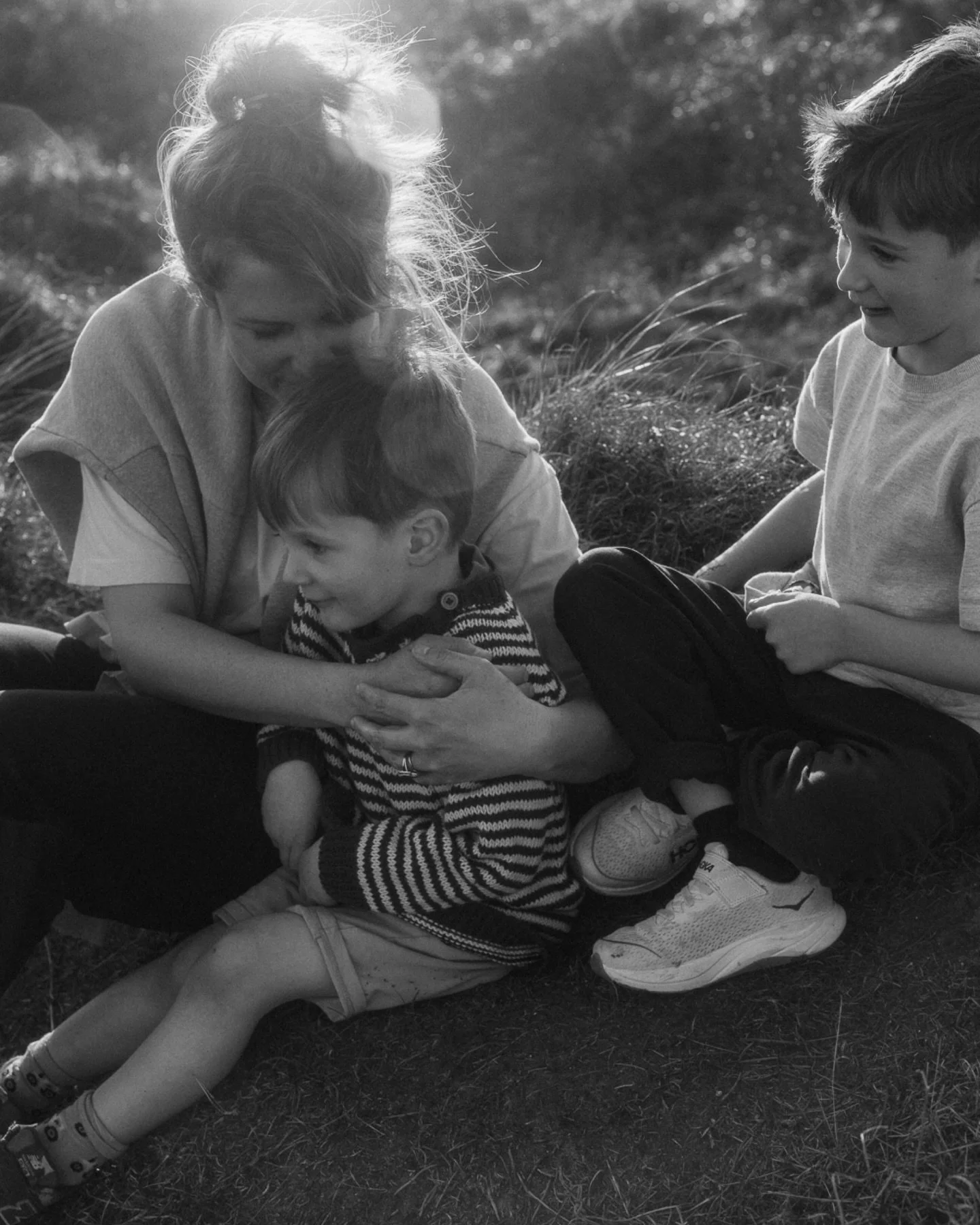 kicked off family sessions with this beautiful and wholesome family 🌞💛 @emiliajsh 
.
.
.
.
Norfolk family photographer 
#norfolkfamilyphotographer #norfolkphotographer #darinastoda